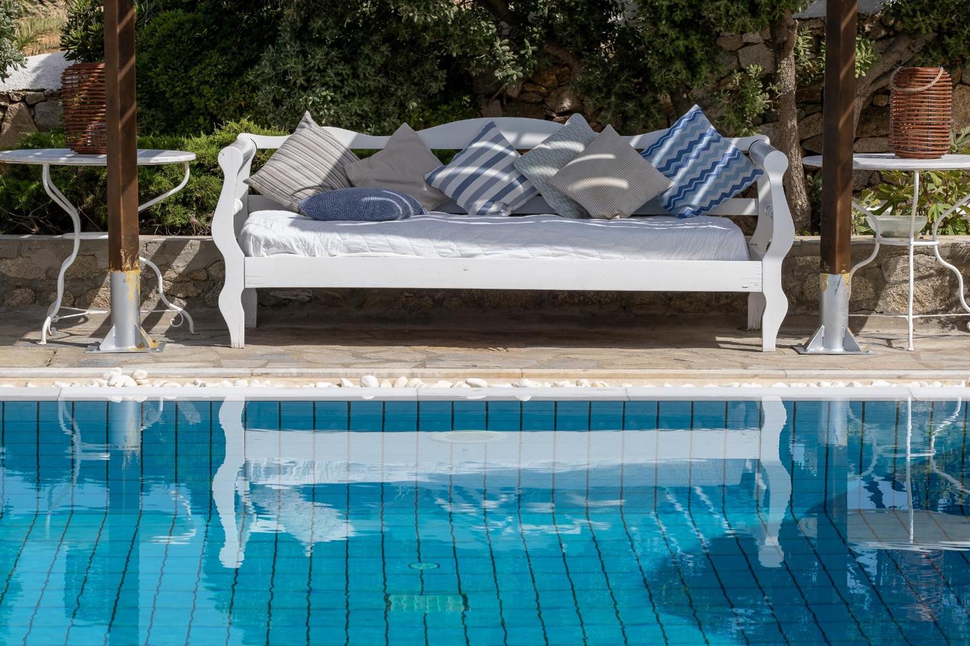 Manu Mykonos Next To The Quality Brand & *