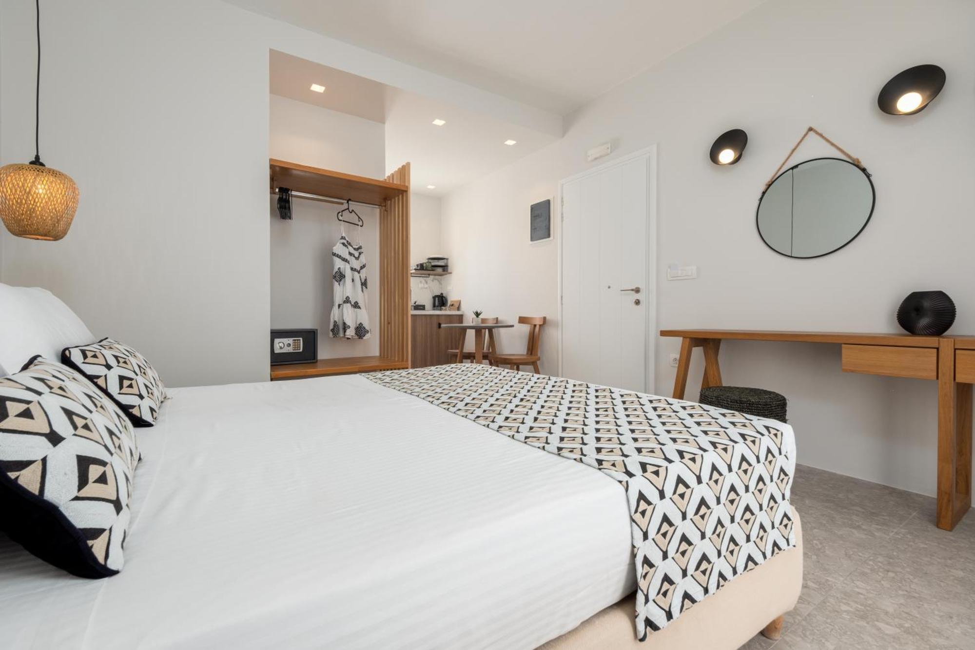 Sea & Sun Paros Hotel
