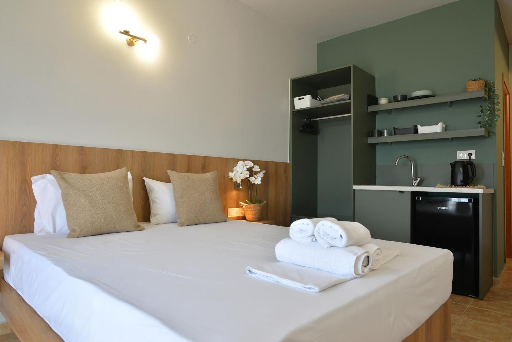 Akti Hotel *