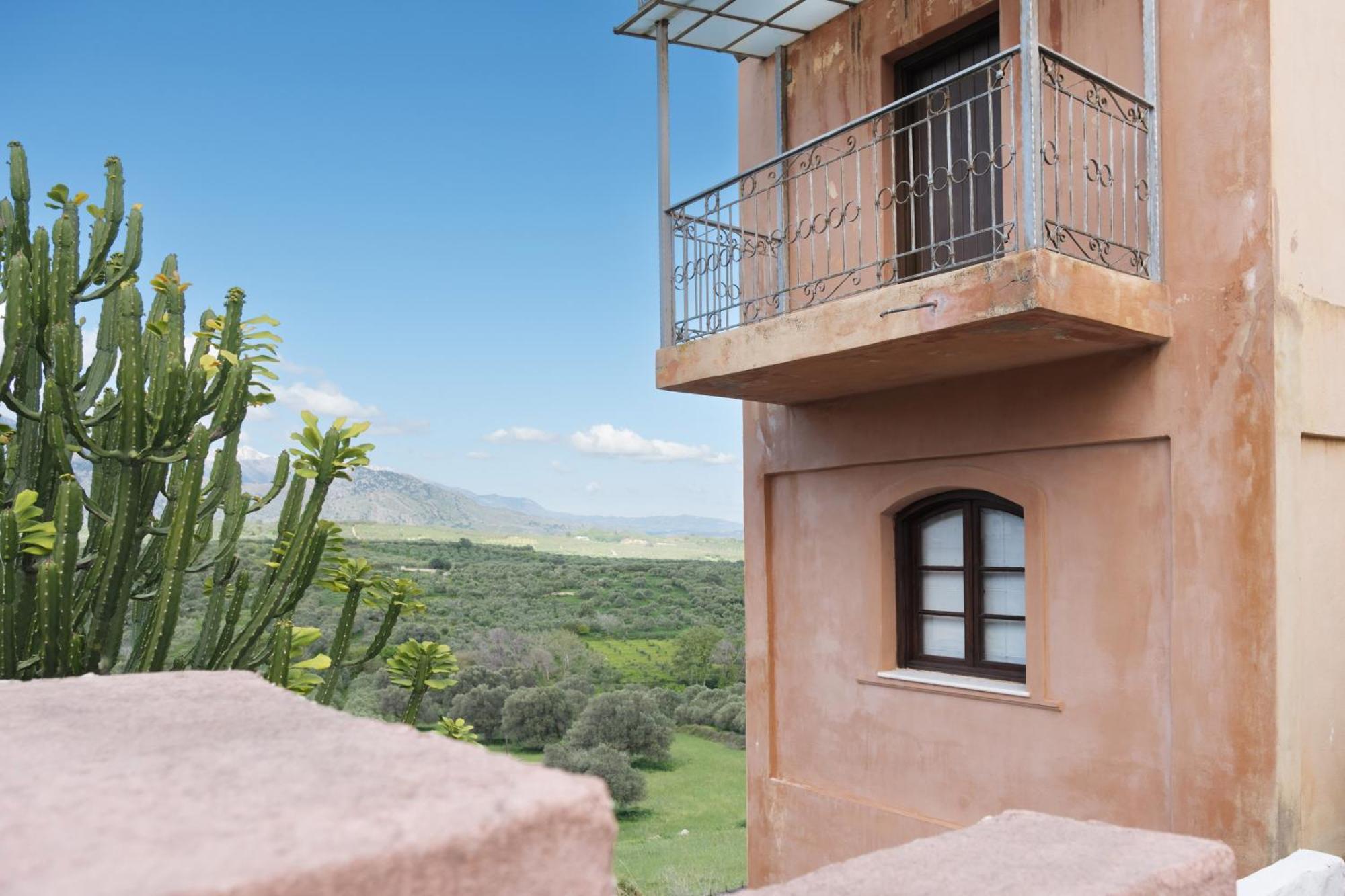 Country house Charming With View