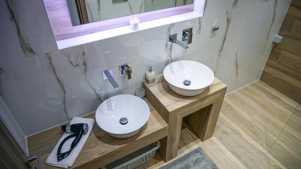 P & K Design Ltd Flats By Pro Services -