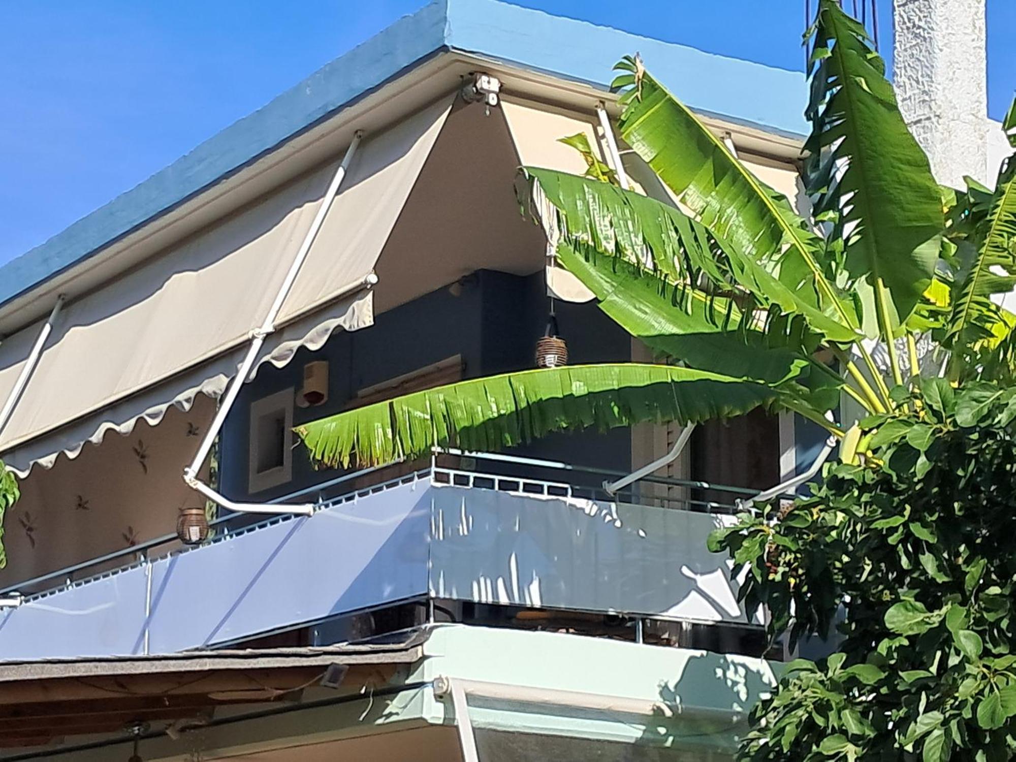 Apartment Floor On Villa, 3' From Center, By The Sea! Host Is Efi Kwsta
