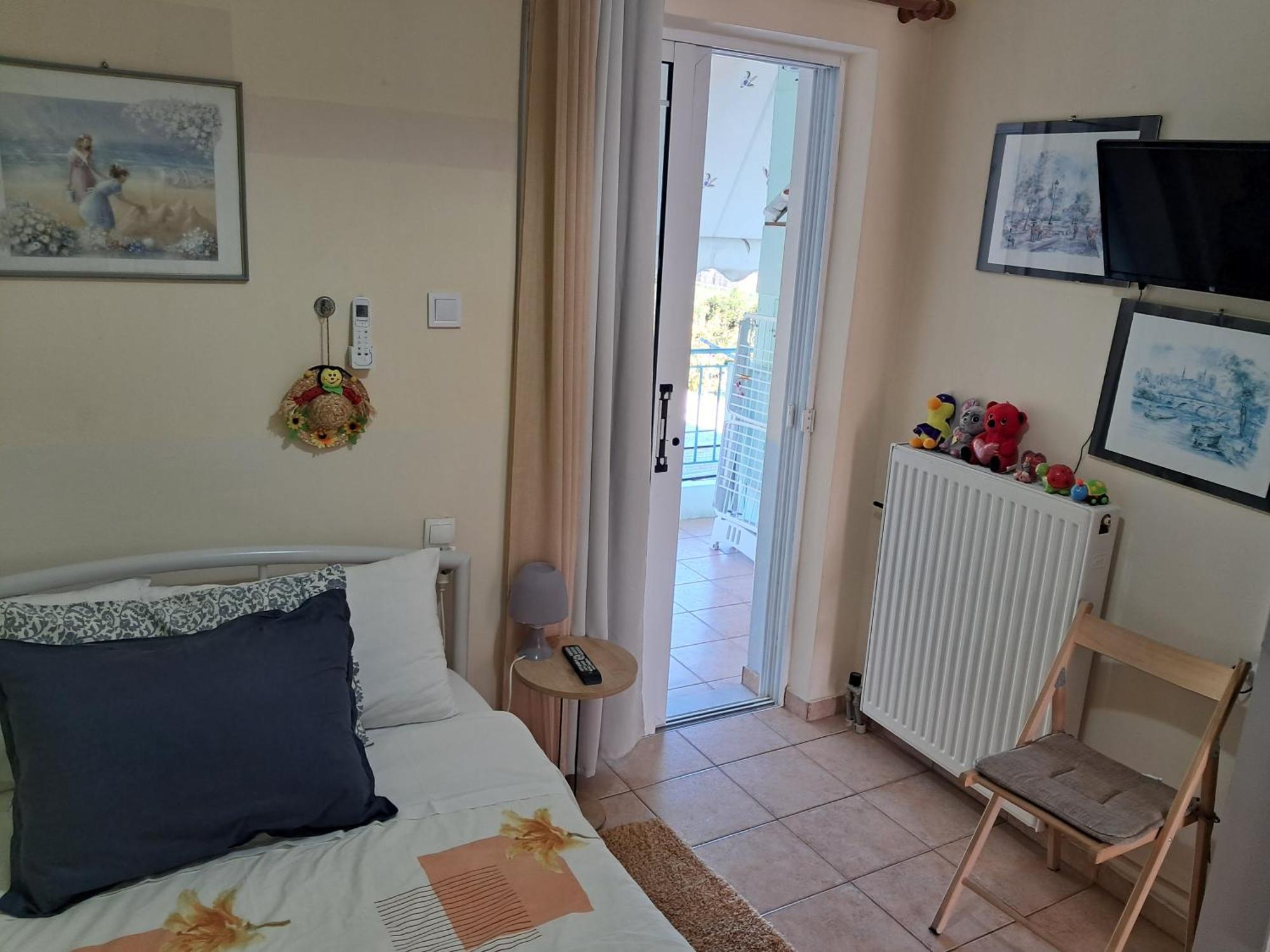 Floor On Villa, 3' From Center, By The Sea! Host Is Efi Kwsta *