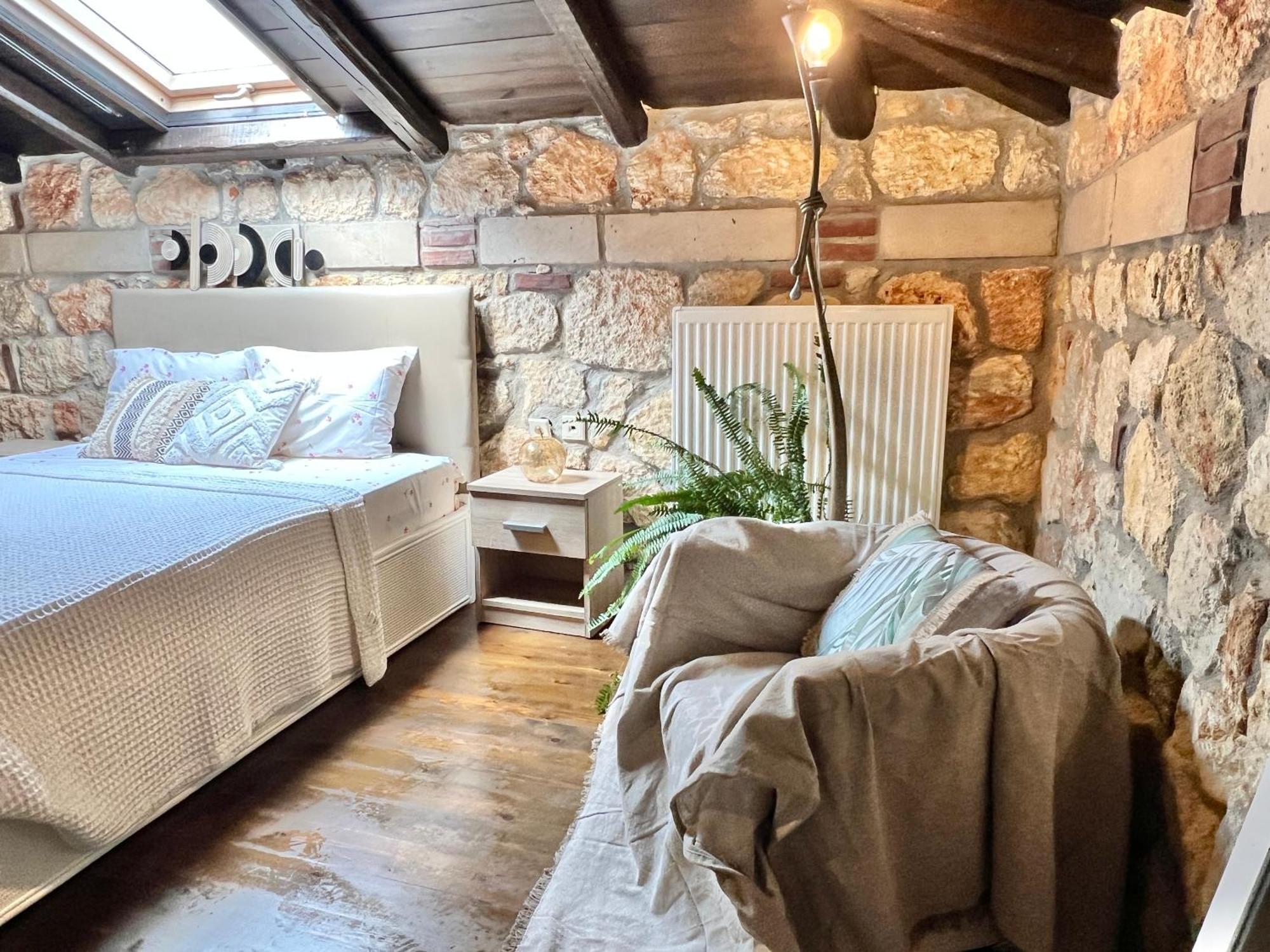 Boutique Stone House * Psakoudia