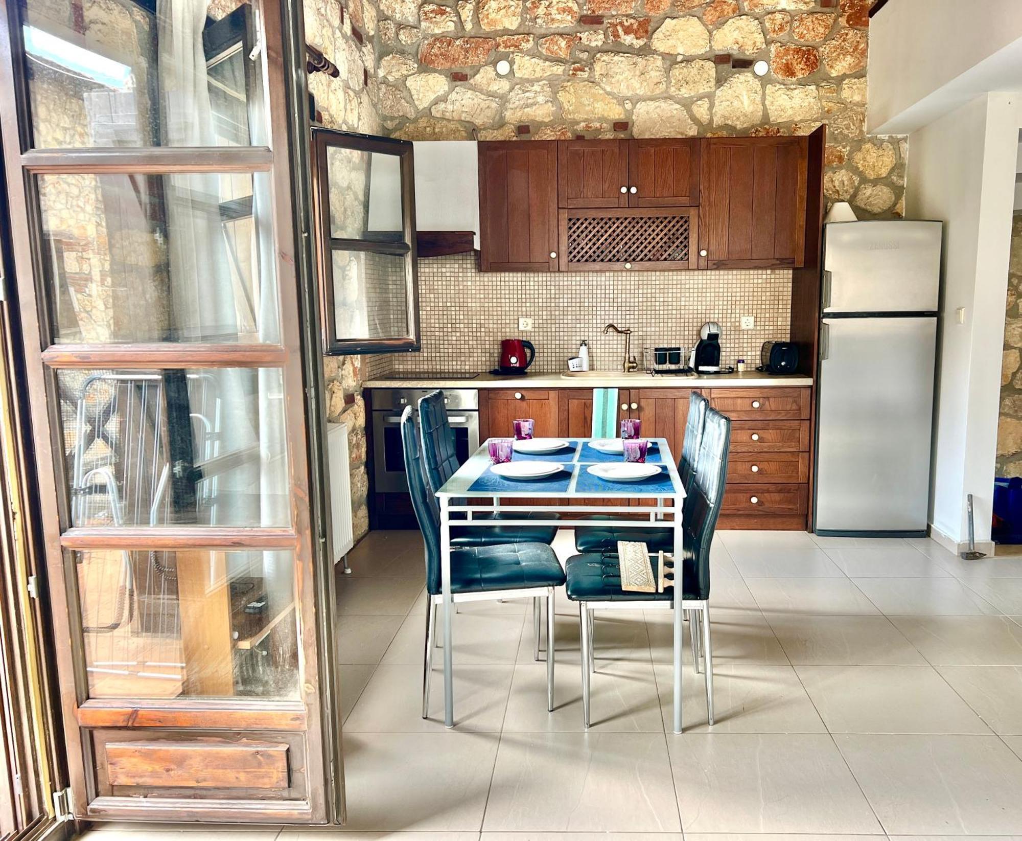Boutique Stone House * Psakoudia