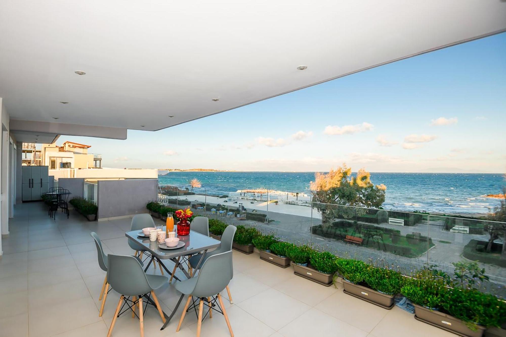 Apartment Beachfront Retreat - Peony Seabreeze Gem Artemida (Attica)