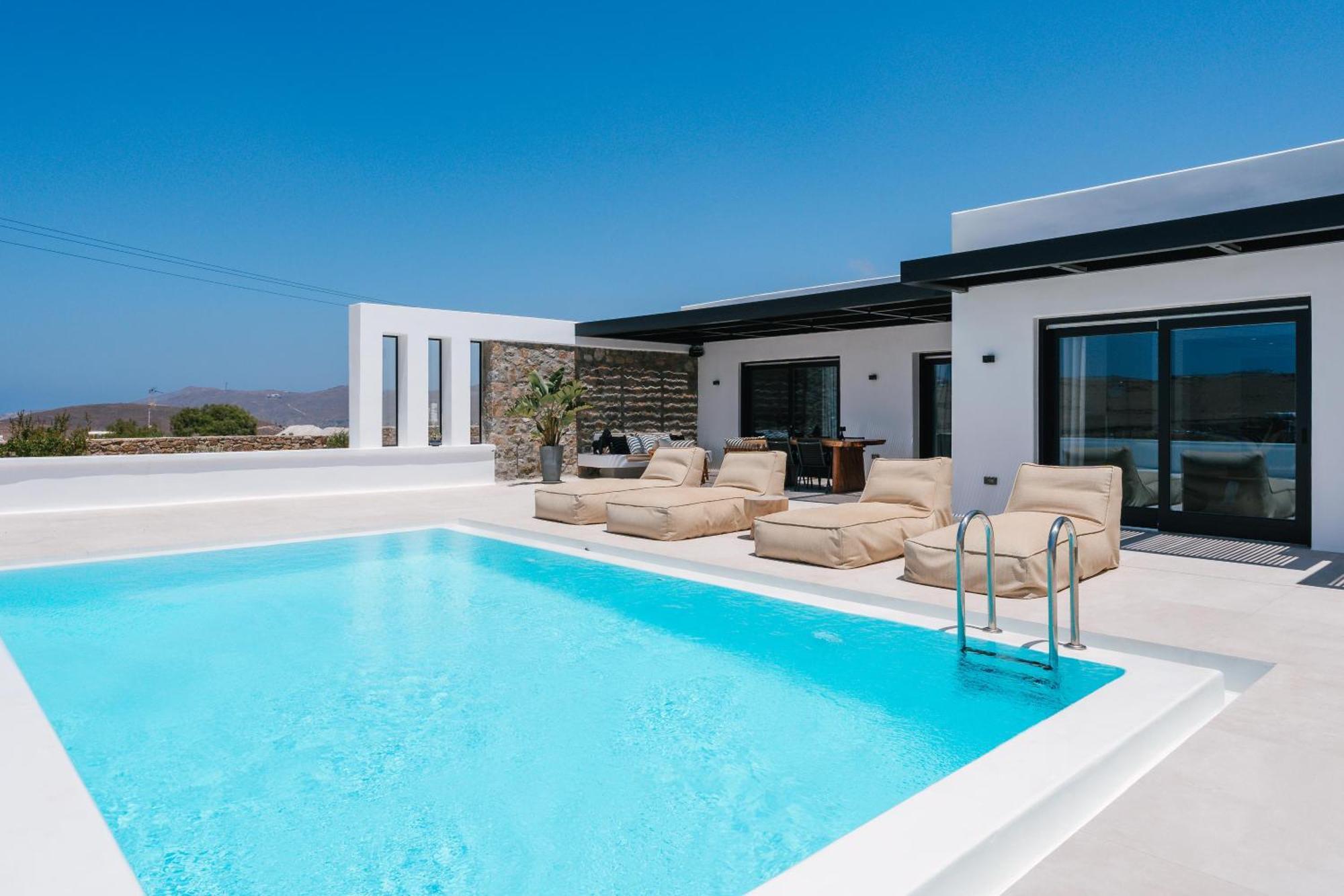 Mykonos Villa, Luxe Escape With Private Pool * Klouvas