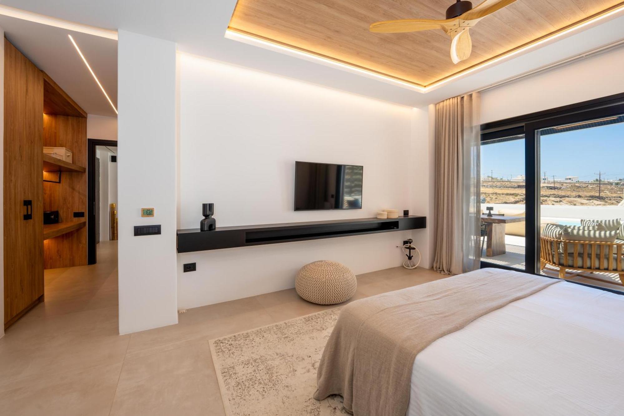 Mykonos Villa, Luxe Escape With Private Pool * Klouvas