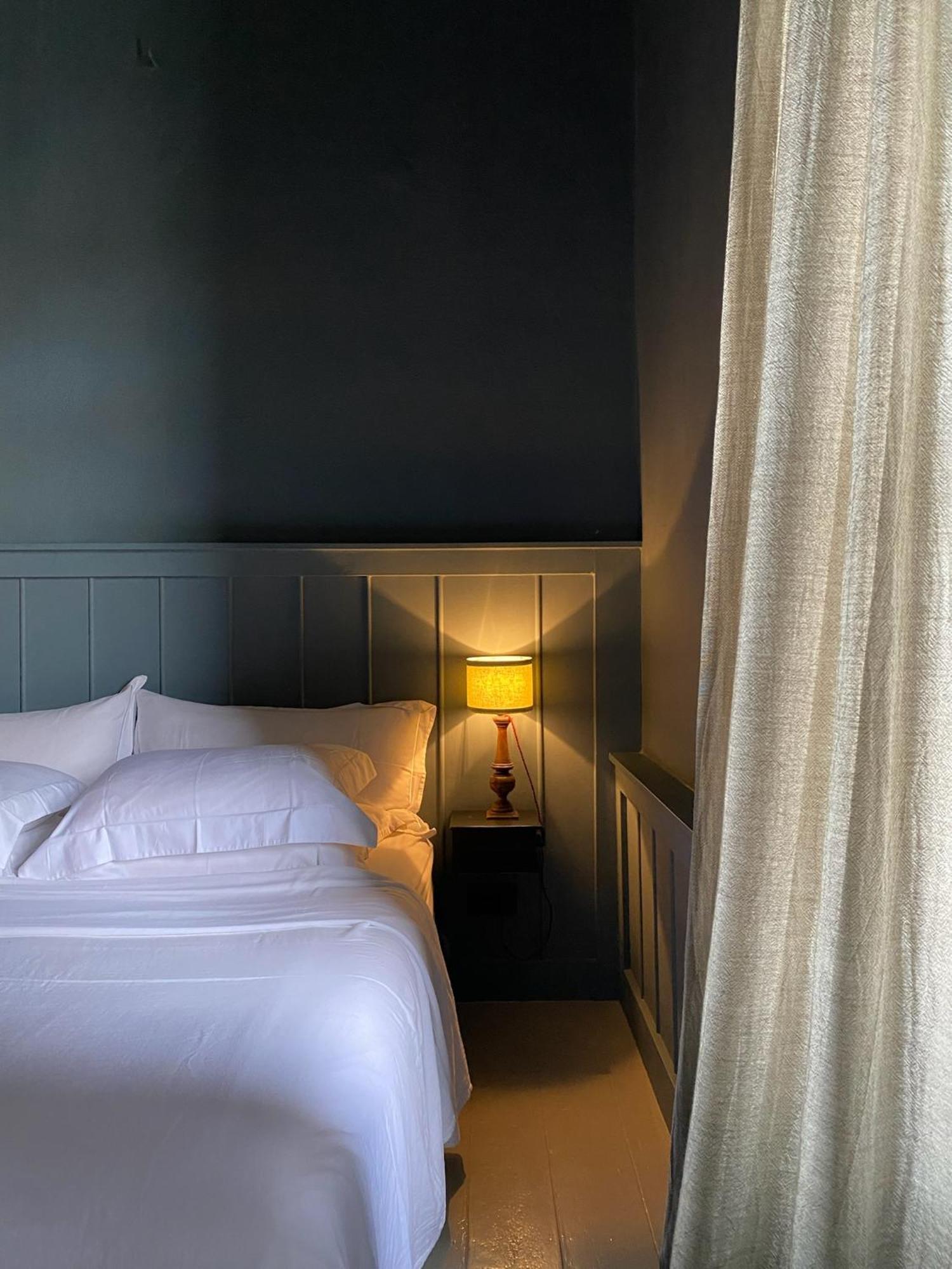 1900 Hotel *