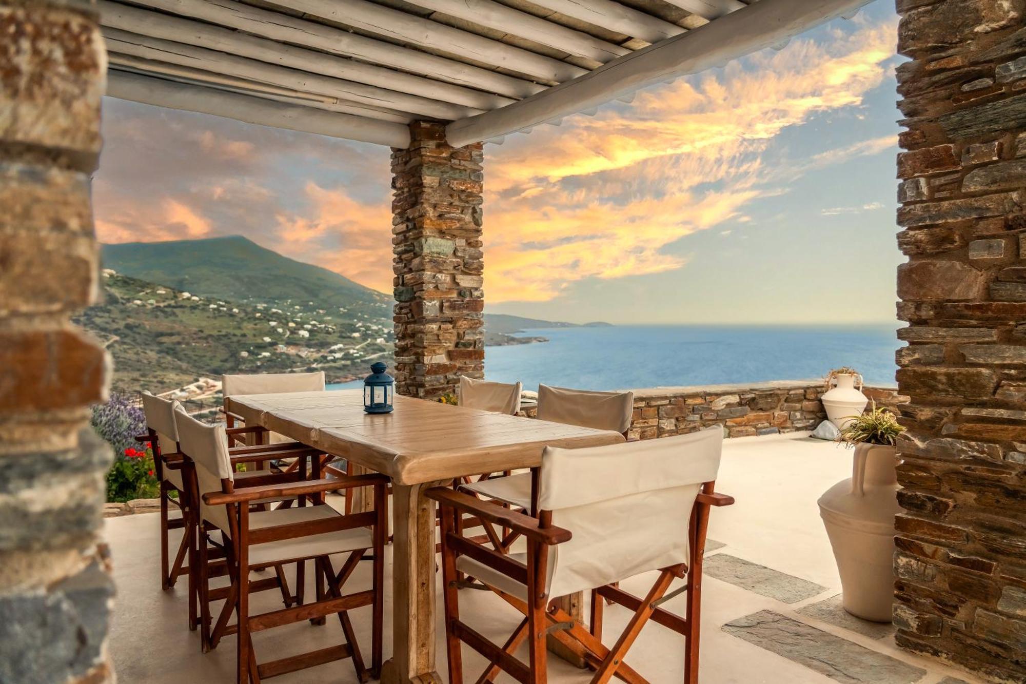 Apartment Spacious & Cozy Flat - 5 Mins To Batsi Bay *