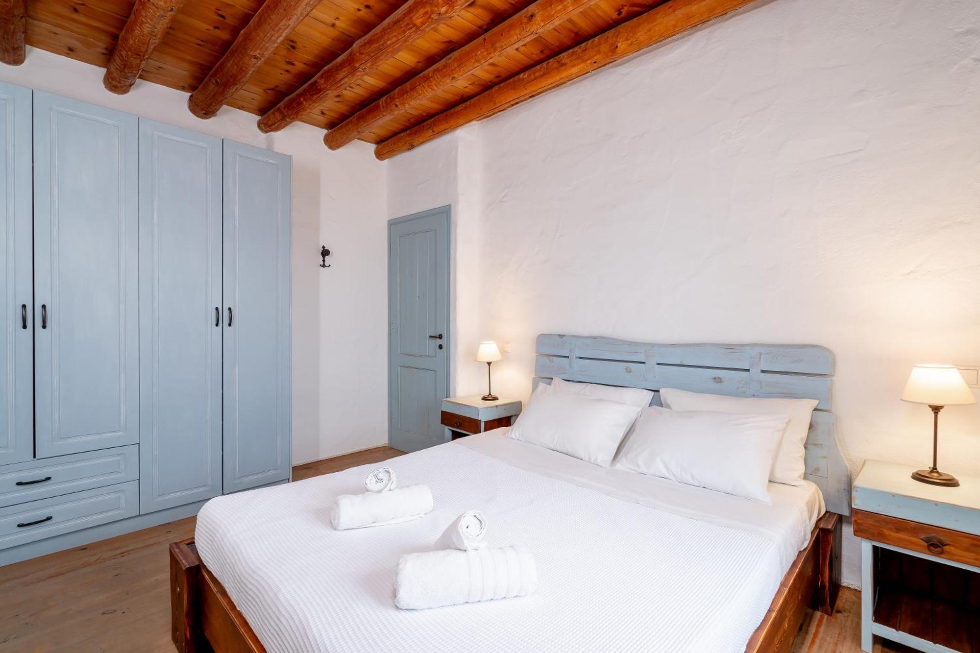 Spacious & Cozy Flat - 5 Mins To Batsi Bay Apartment *