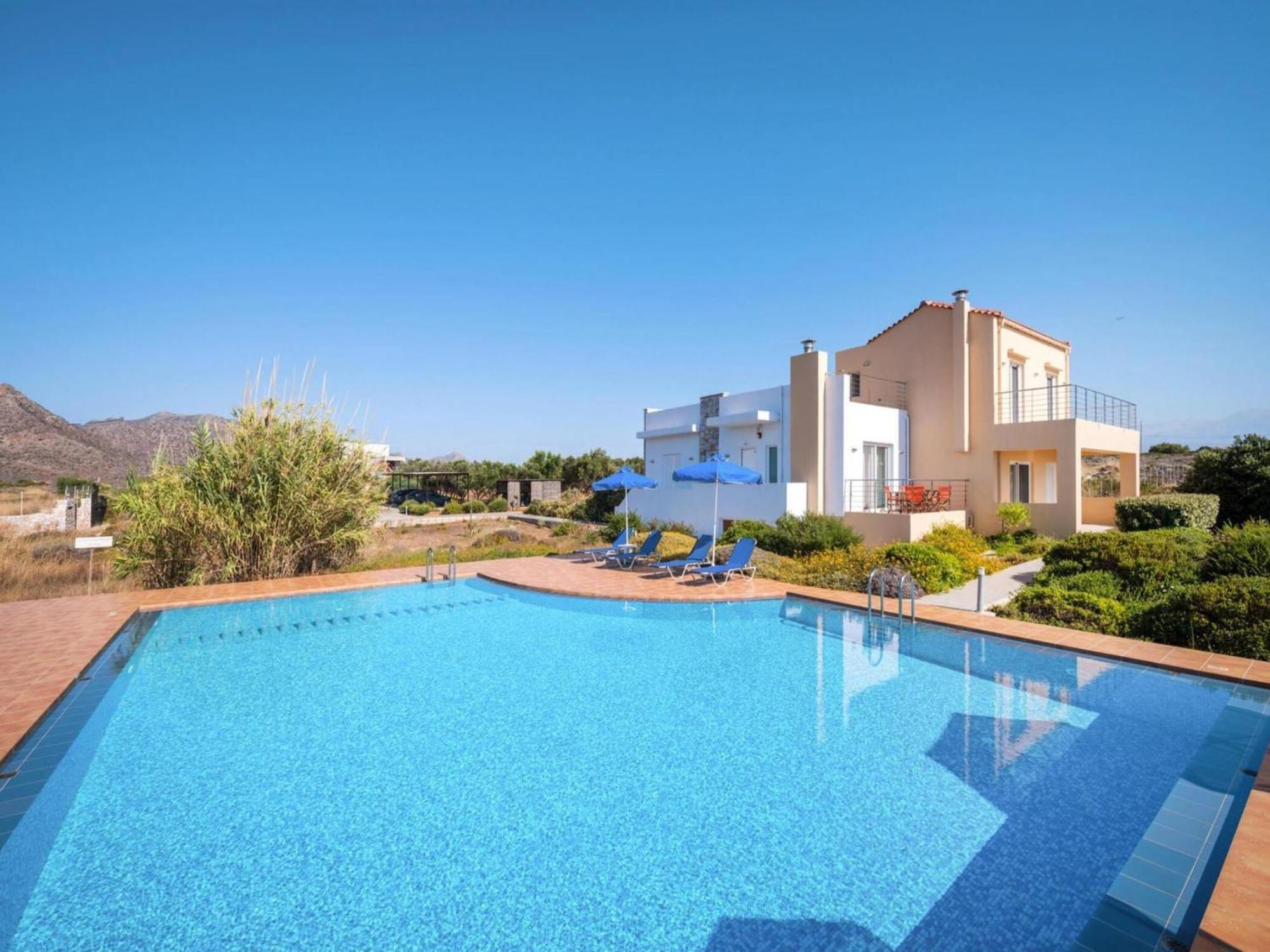 Apartment In Chania With Outdoor Pool *
