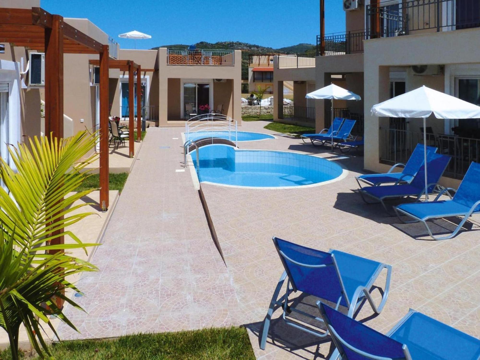 Villa In With Garden *