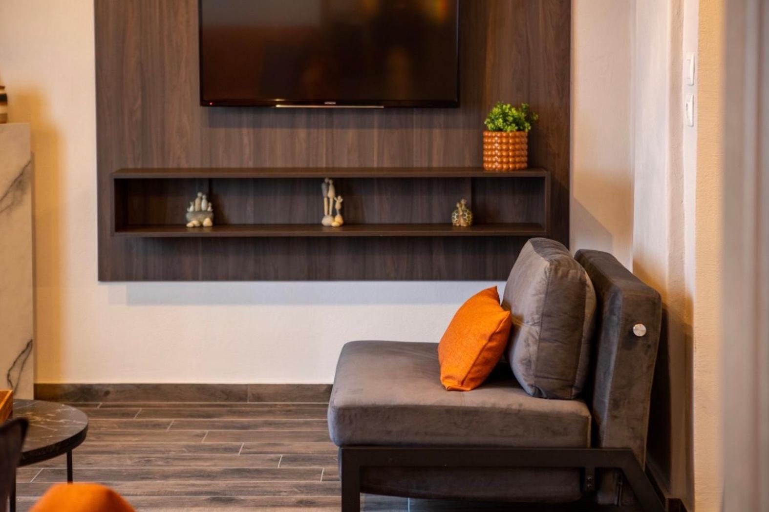 Lila's Apartment *