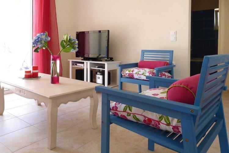Villa In With Shared Pool Nopigia