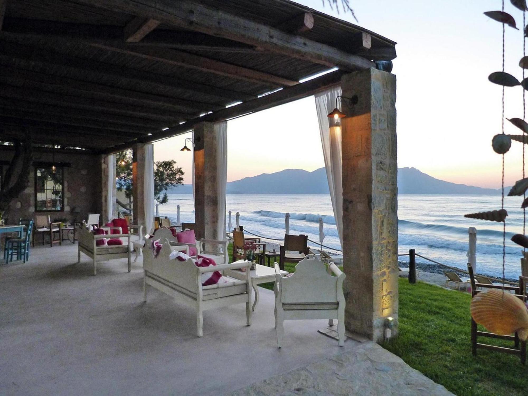 Villa In With Shared Pool *