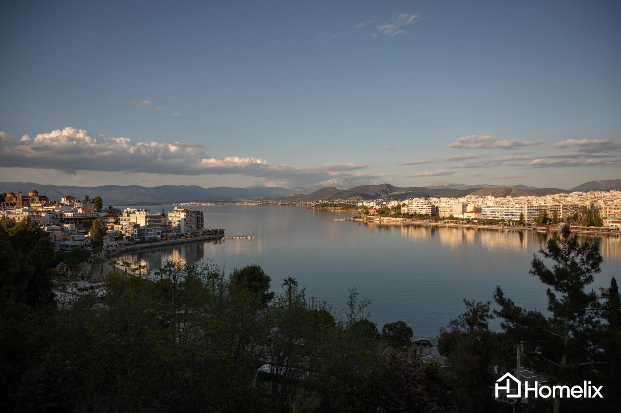 30m² Cosy With Panoramic Sea View Apartment Chalkida