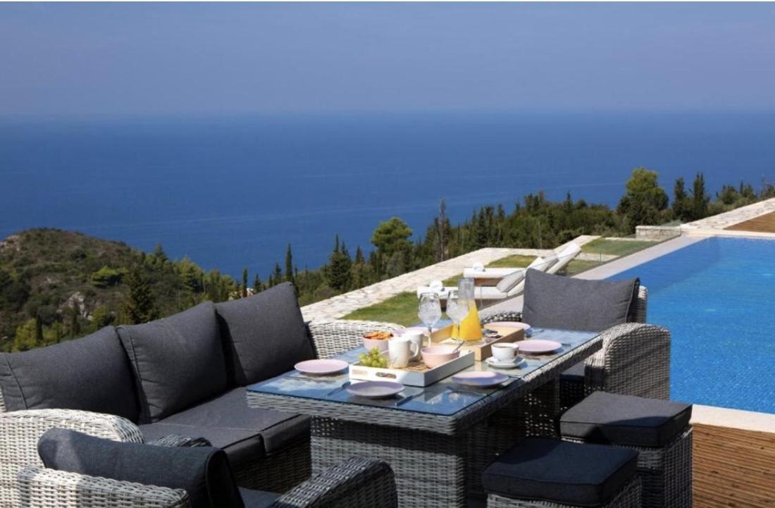 Villa Pantheon And Agios Nikitas