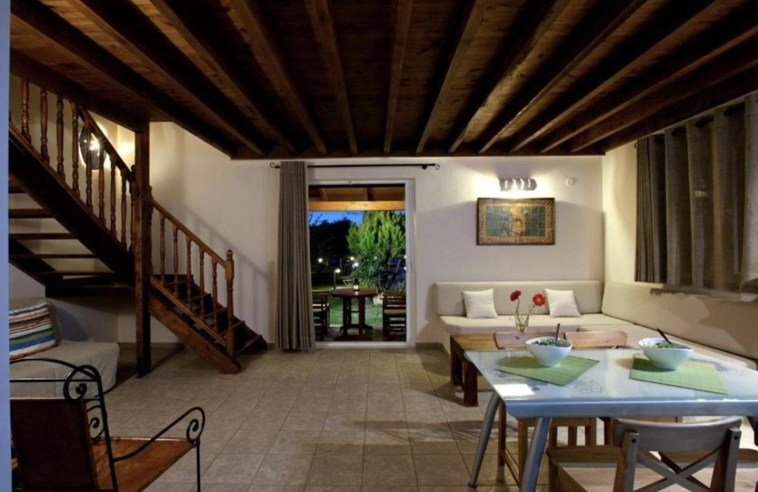 Villa Pantheon And Agios Nikitas