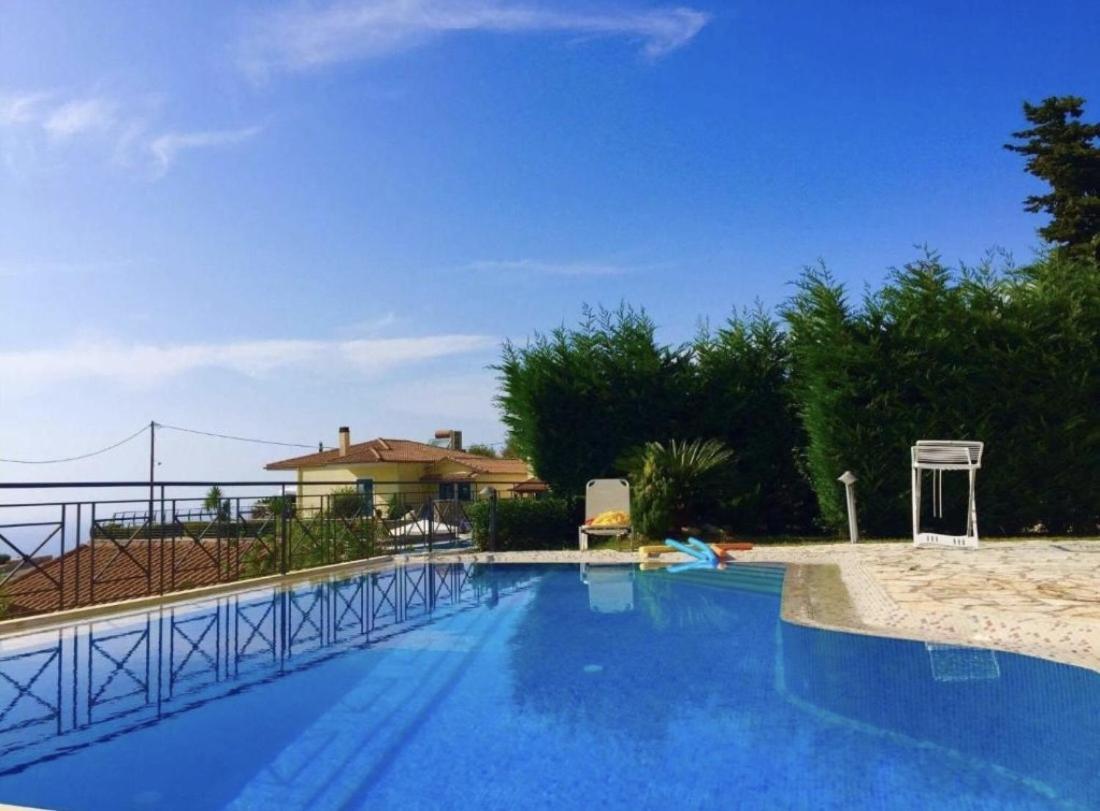 Villa Pantheon And Agios Nikitas
