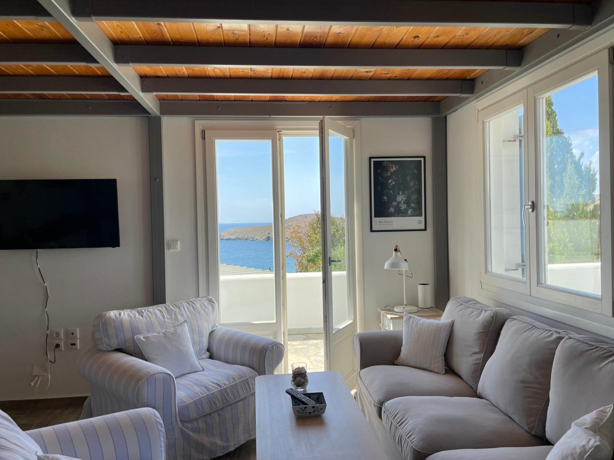 'Paraside' Seaside Villa In Delfini Says Netflix * Kini