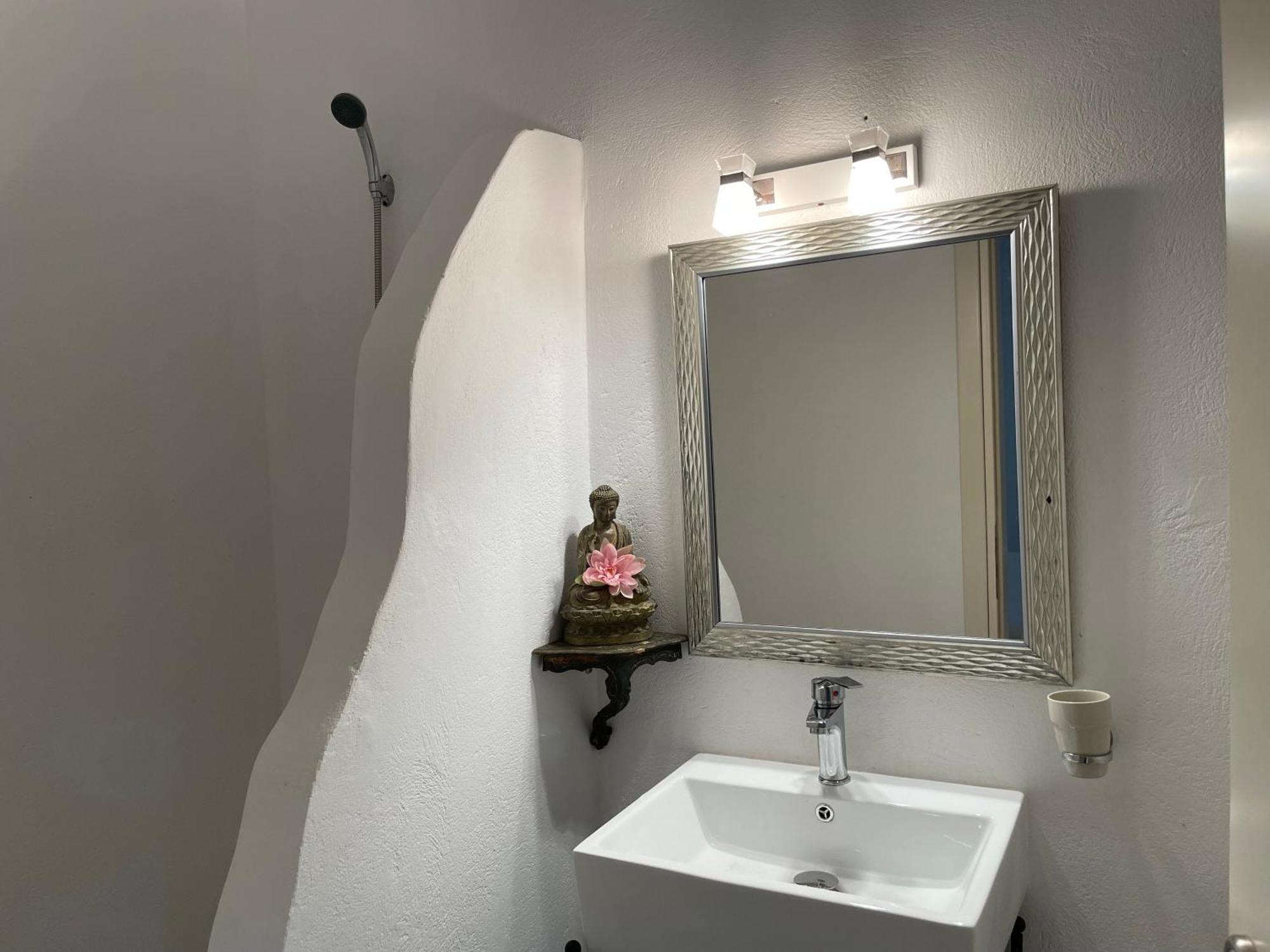 'Paraside' Seaside Villa In Delfini Says Netflix Holiday home