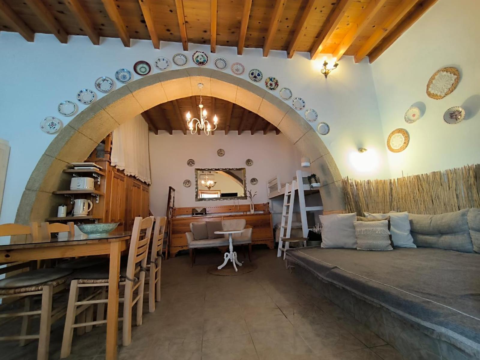 Rustic House Archangelos *