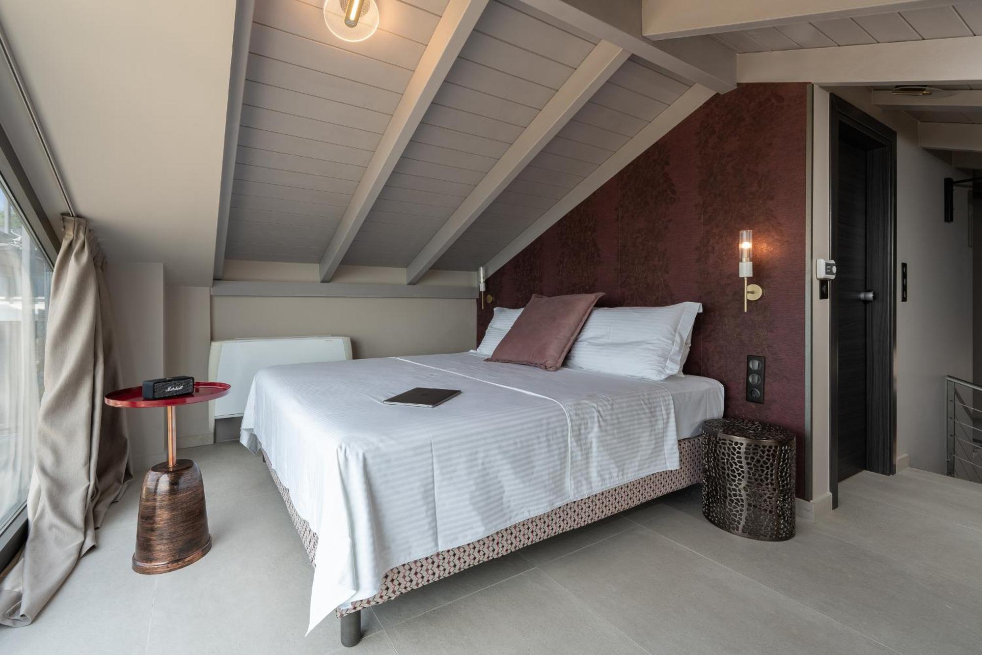 Ilvy Hotel *