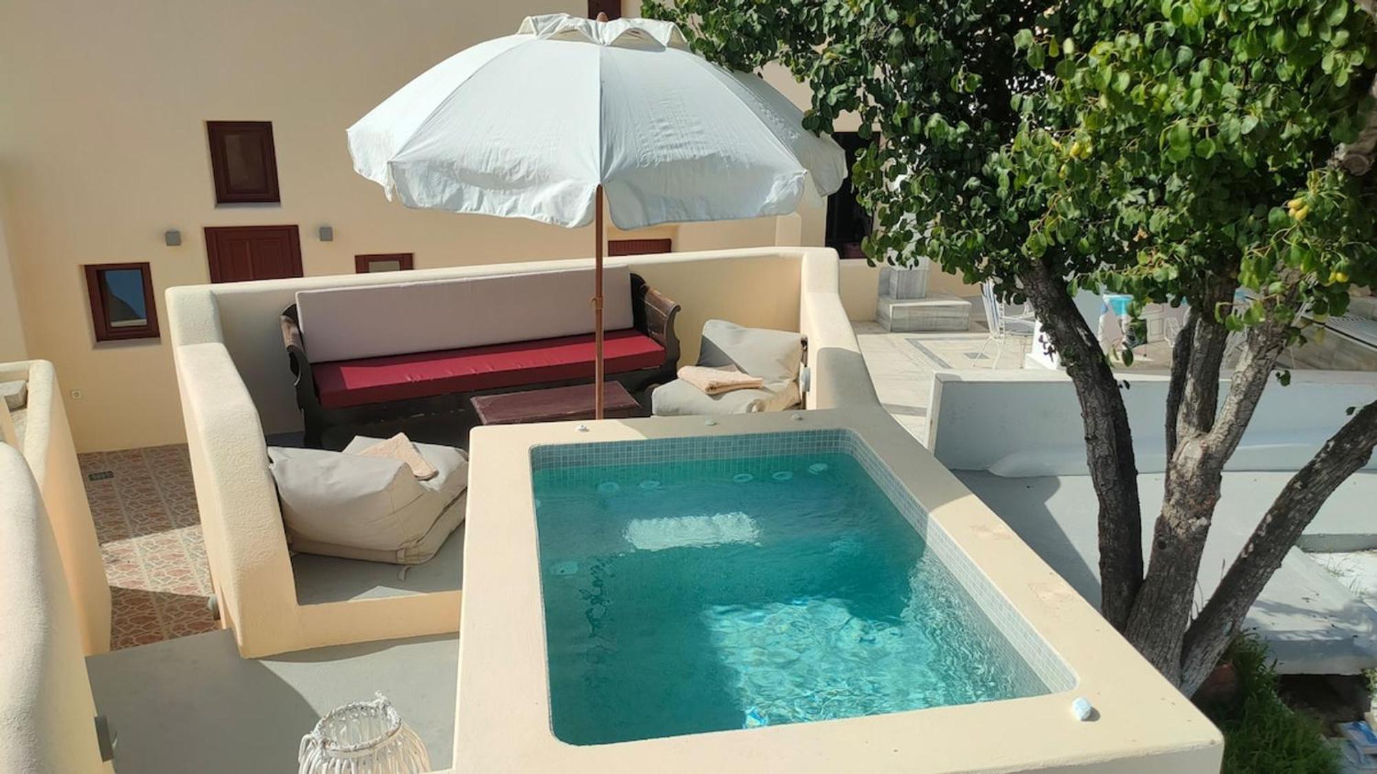 Dreamer's Secret Ii * Emporio (Santorini)
