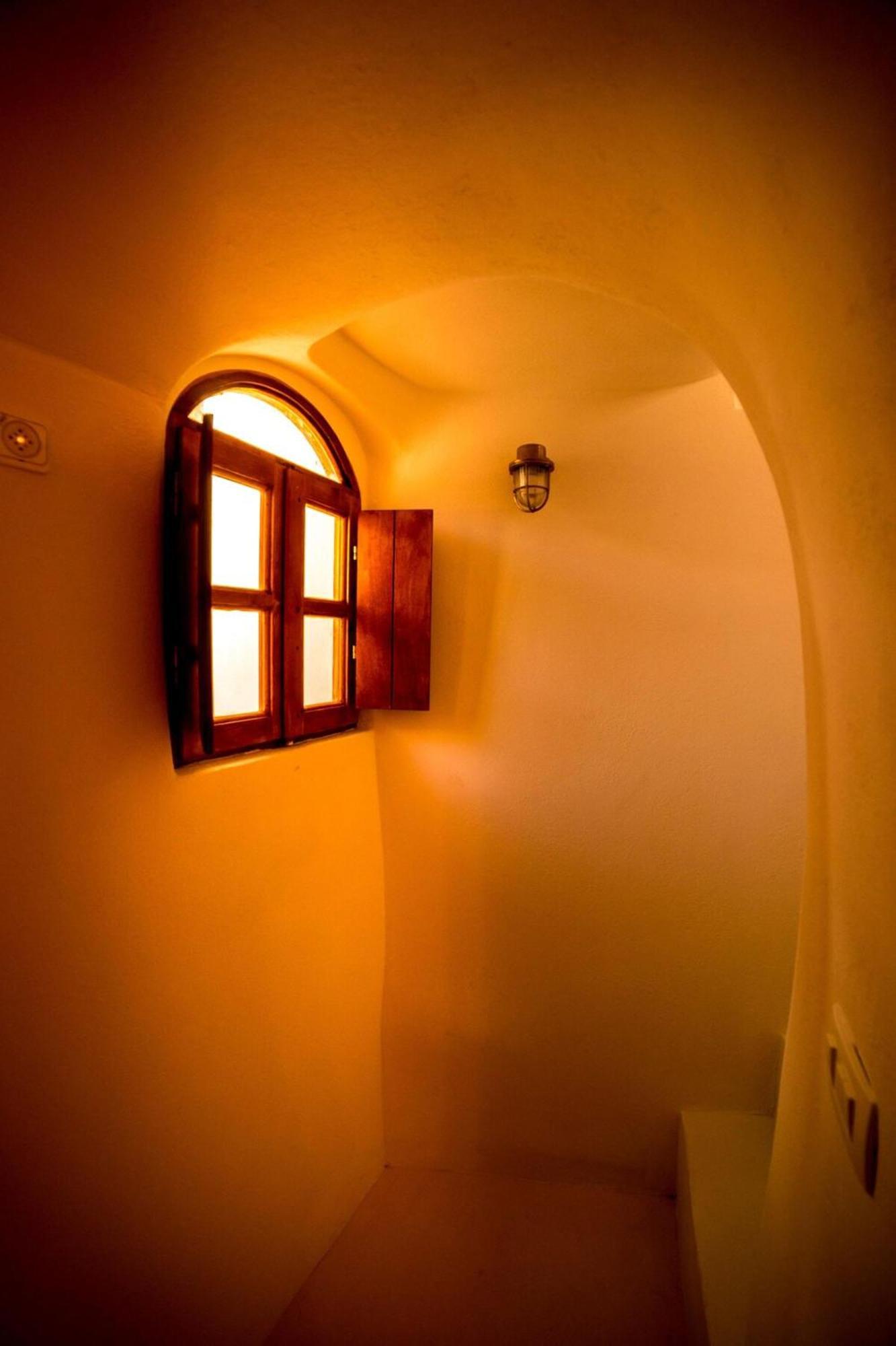 The Commander'S House *