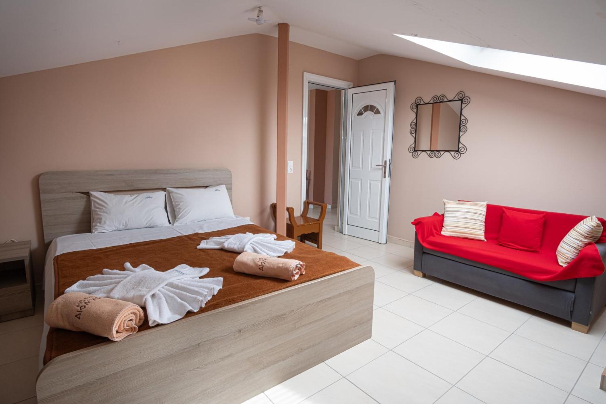 Dionysos Polichrono Hotel 3*