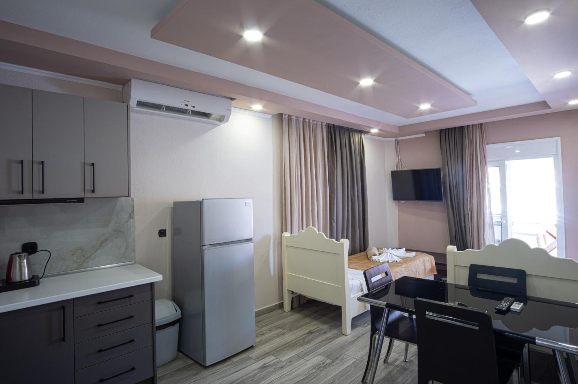 Dionysos Polichrono Hotel