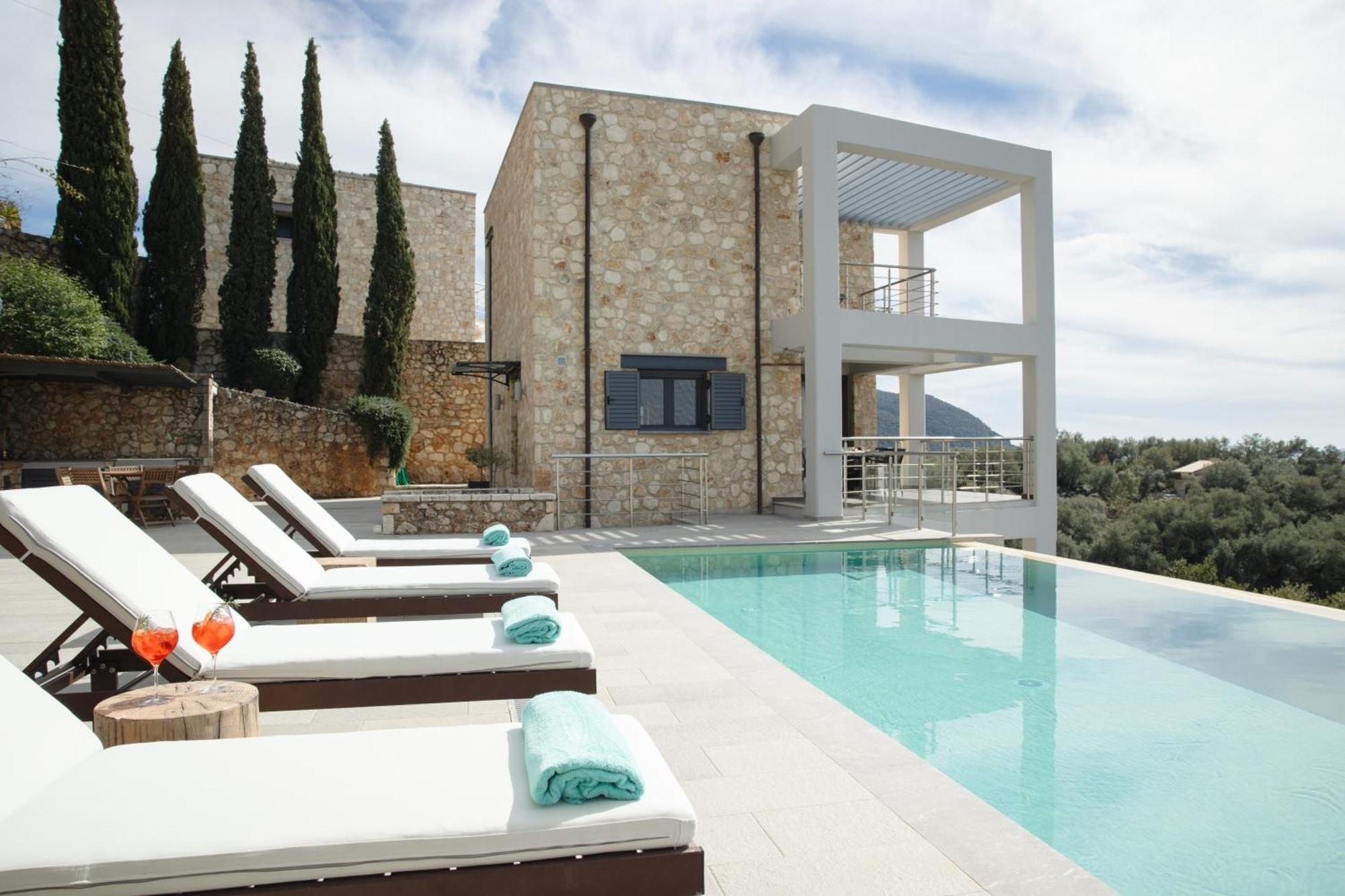 Aldena Luxury Villa *