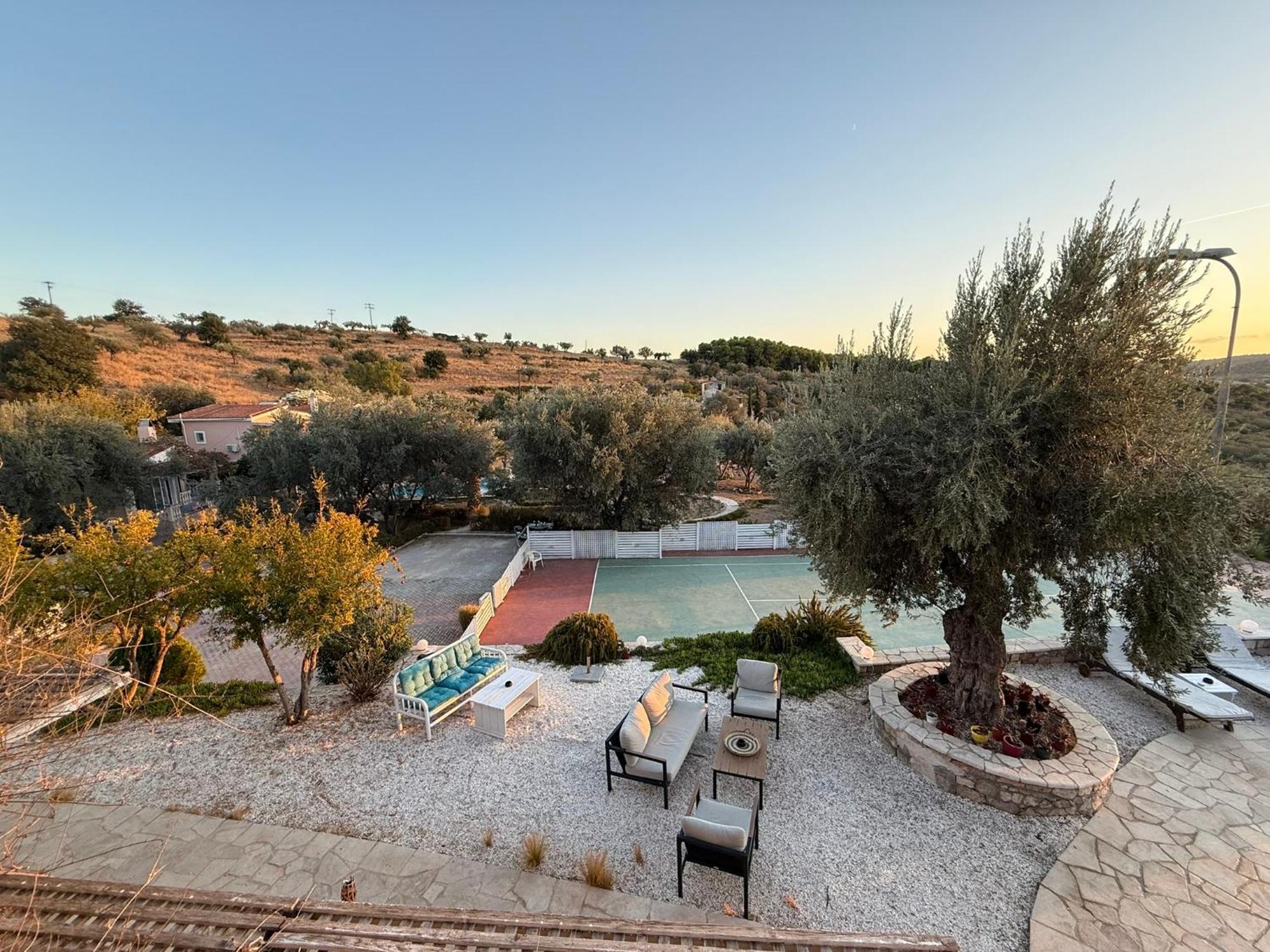 Sunny Villa