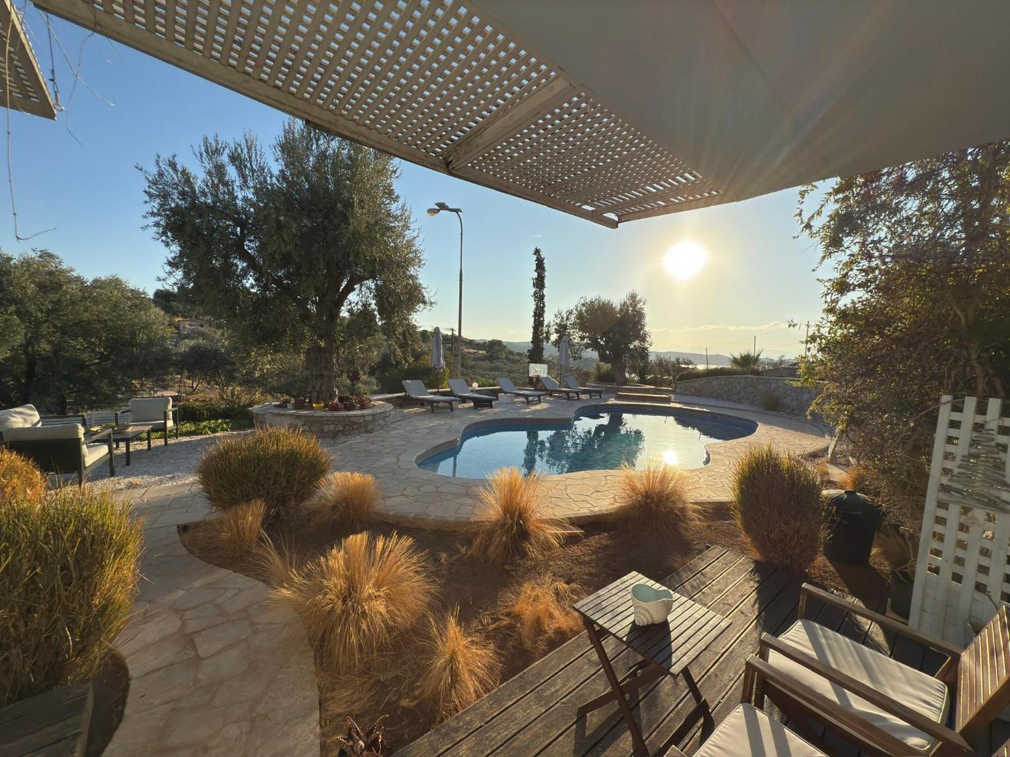 Sunny Villa