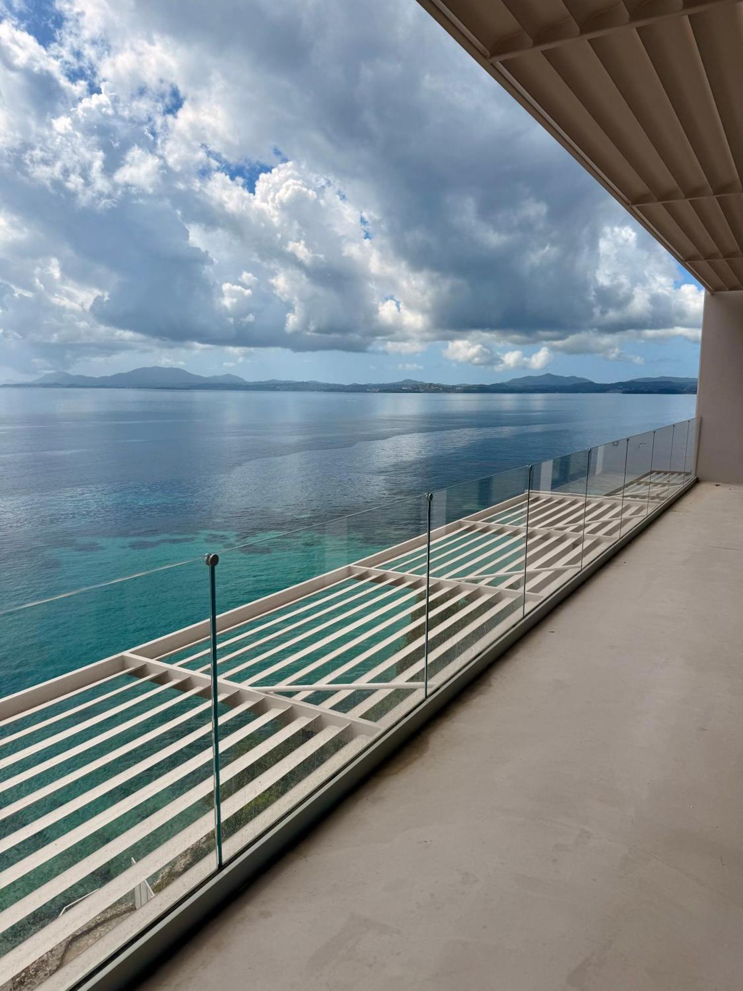 Ellysian Shores Beachfront Villa Glyfa