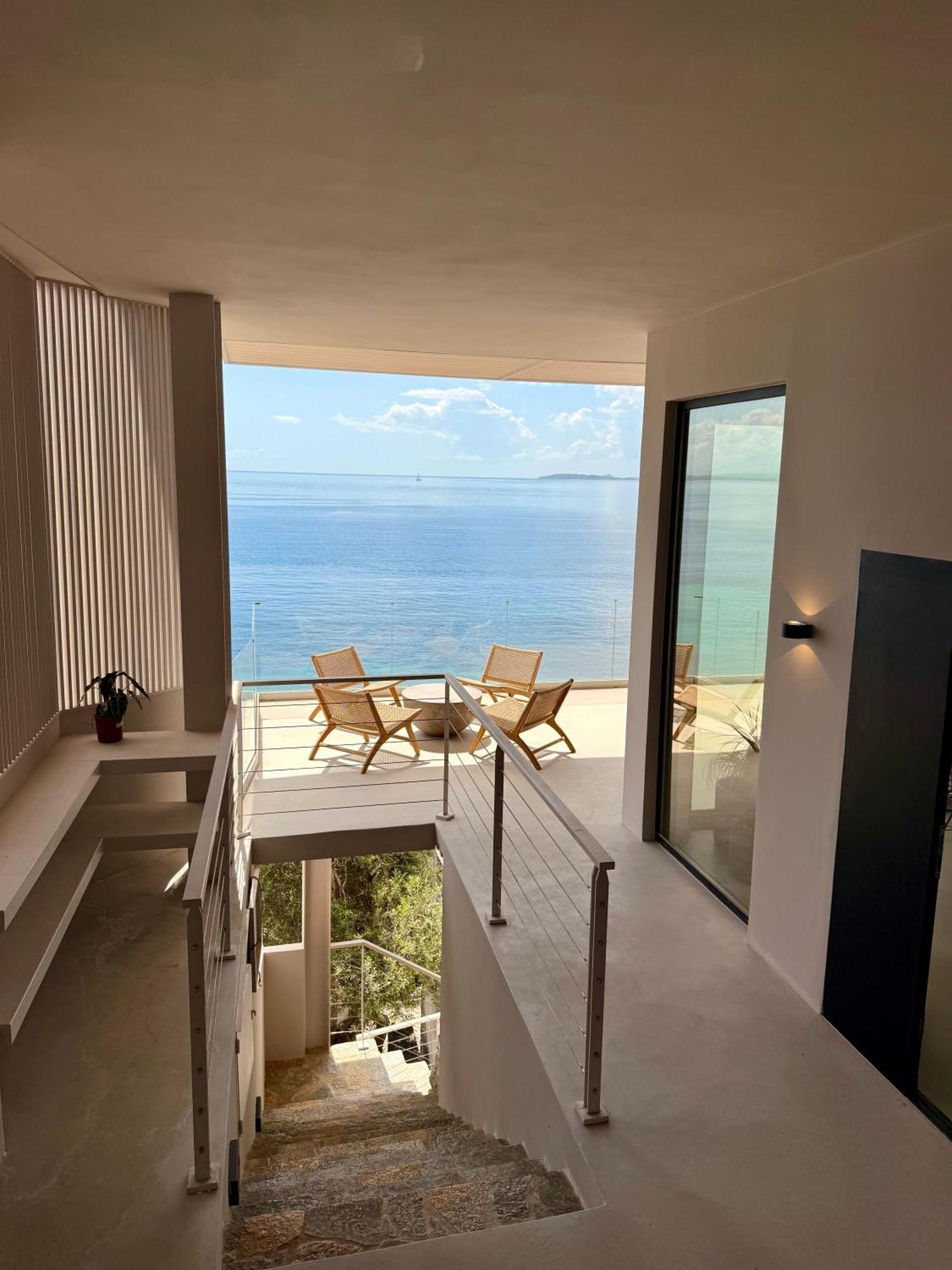 Ellysian Shores Beachfront Villa Glyfa