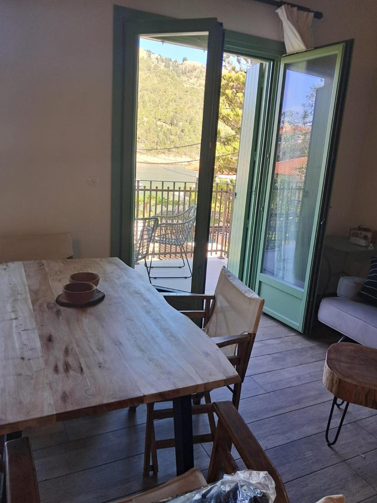 Beachfront Apartment, Center Village, 20m - Near Myrtos - Fiskardo *