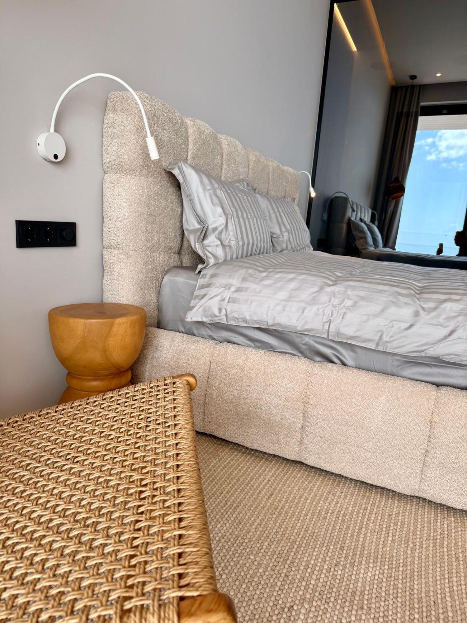Ellysian Shores Beachfront Villa *