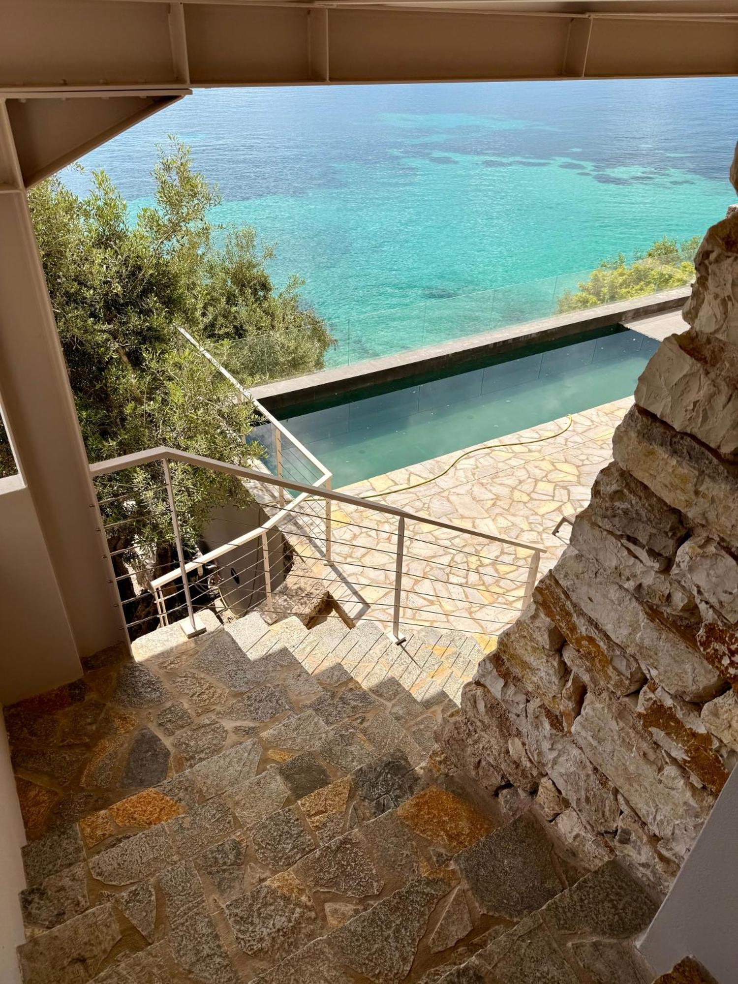 Villa Ellysian Shores Beachfront