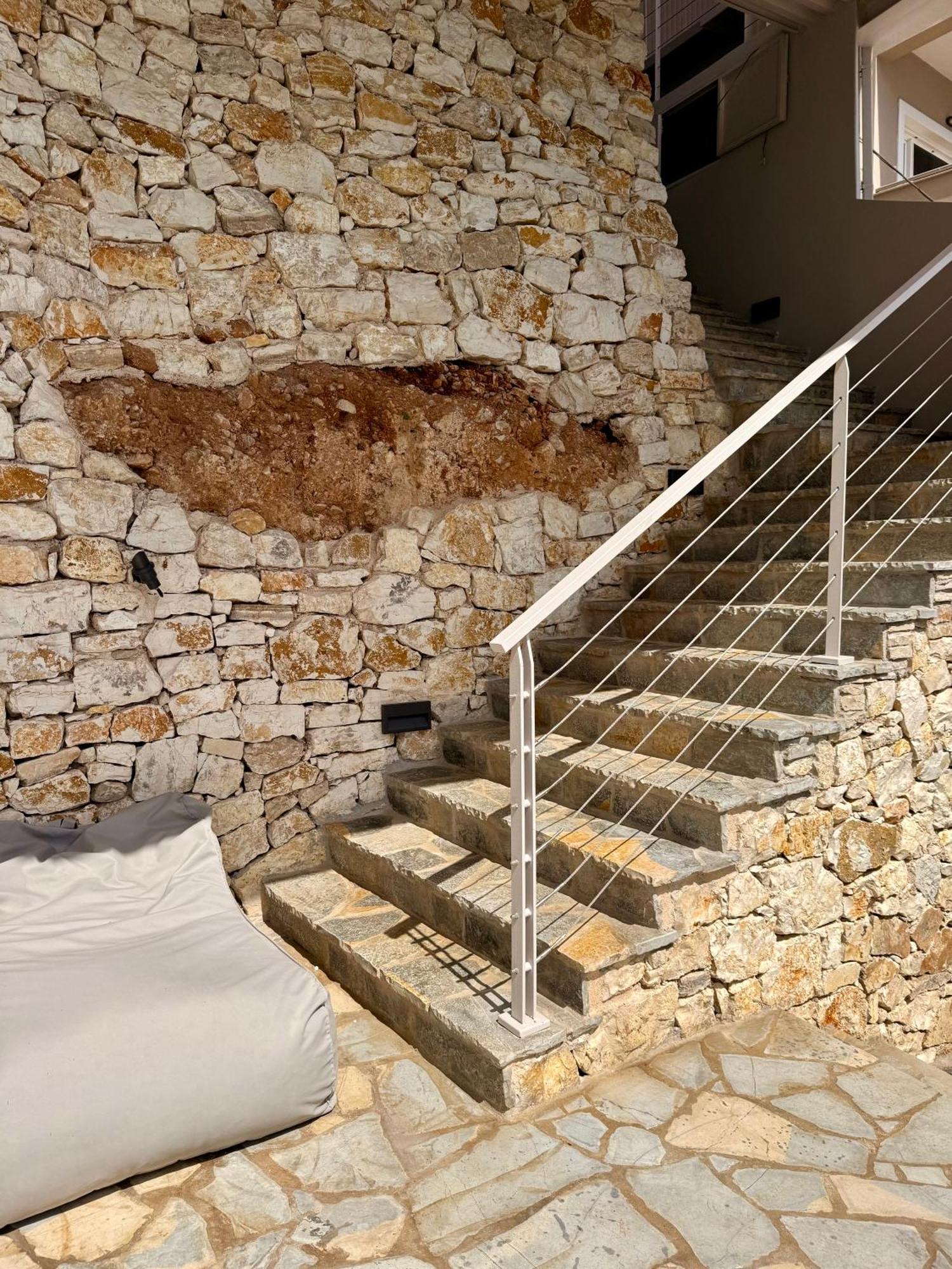 Ellysian Shores Beachfront Villa *