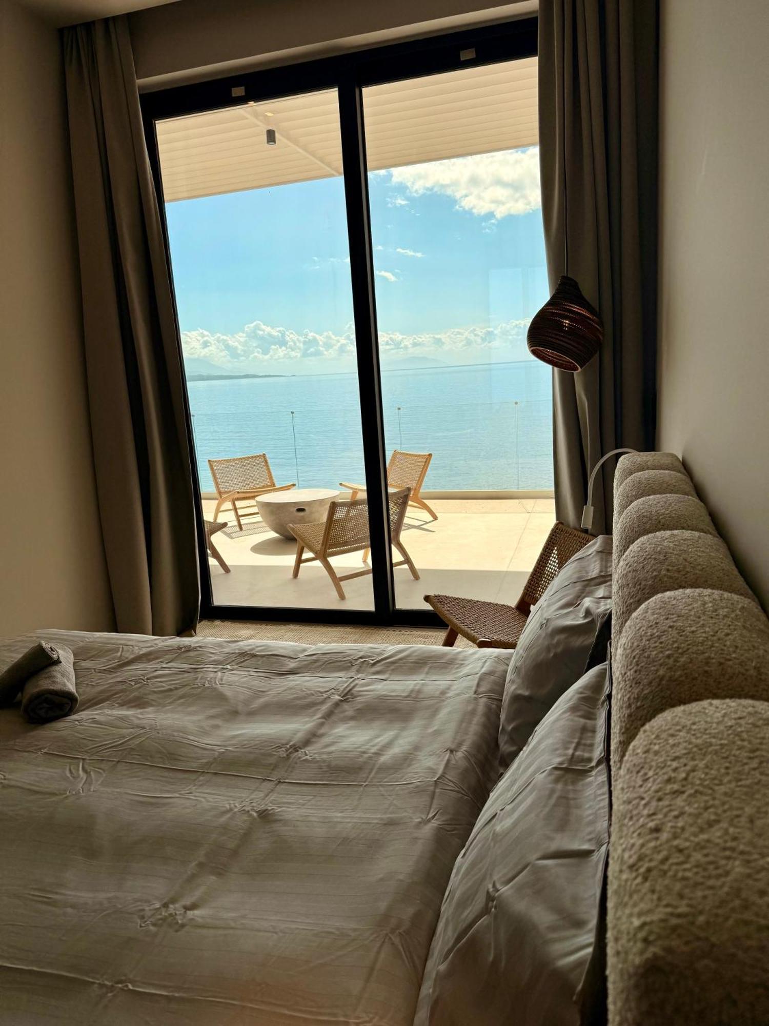 Ellysian Shores Beachfront Villa *