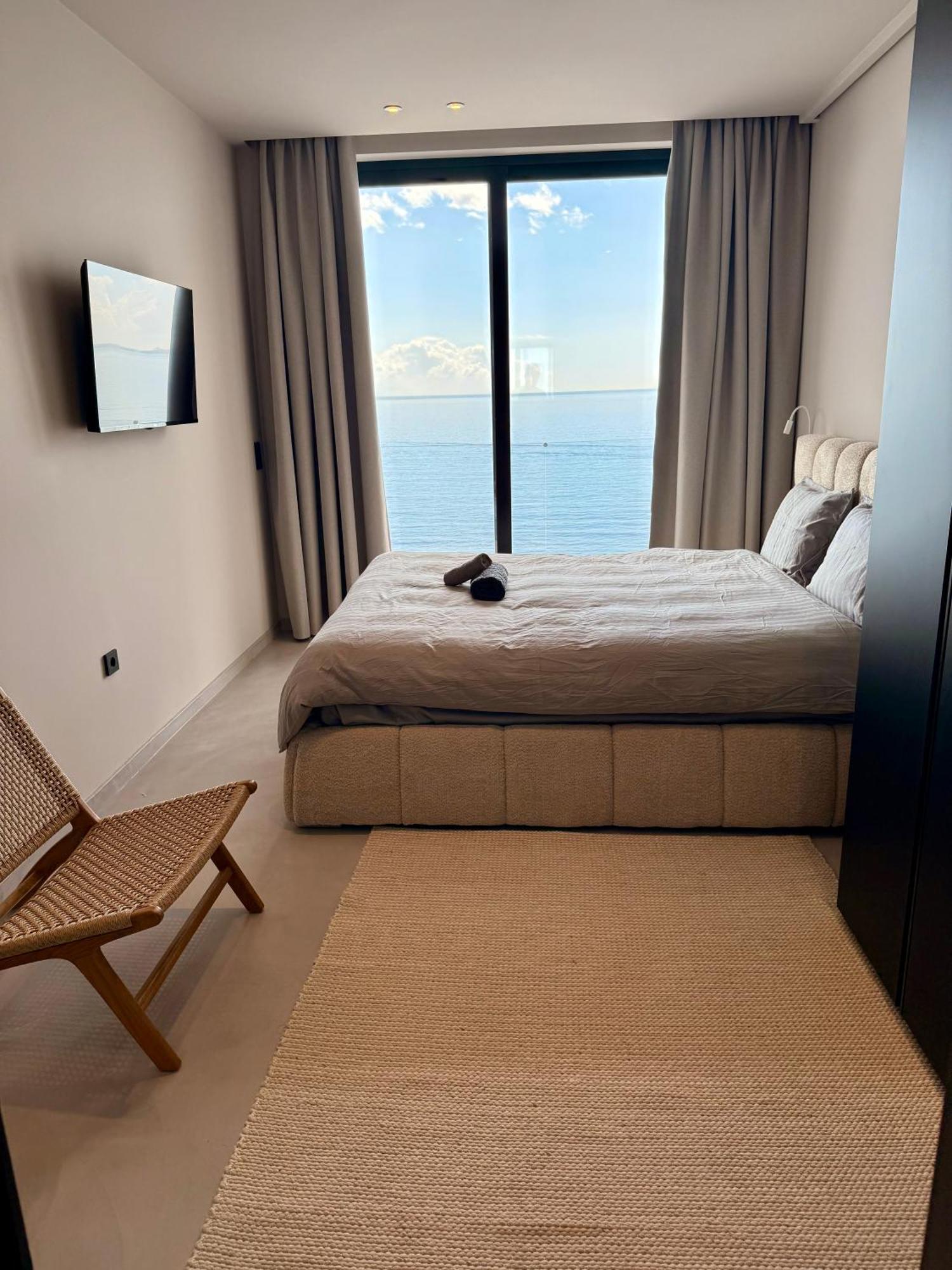 Villa Ellysian Shores Beachfront