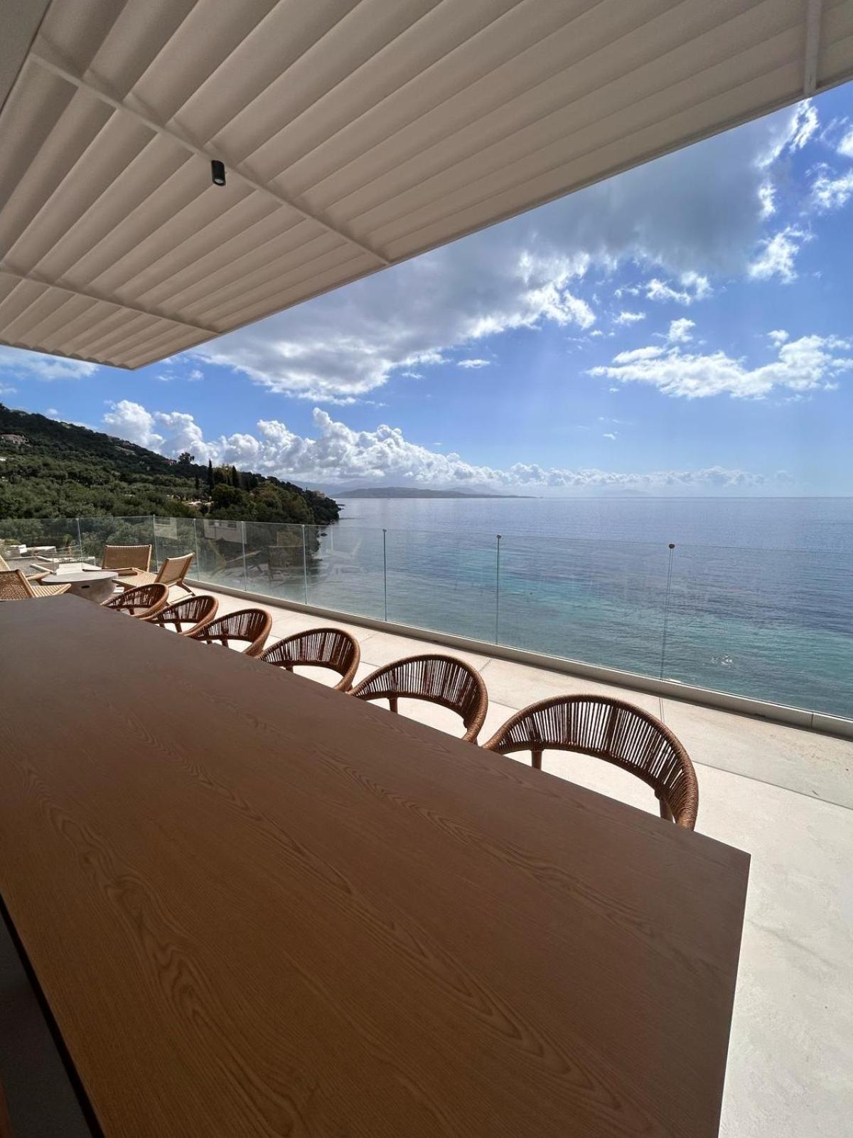 Ellysian Shores Beachfront Villa *