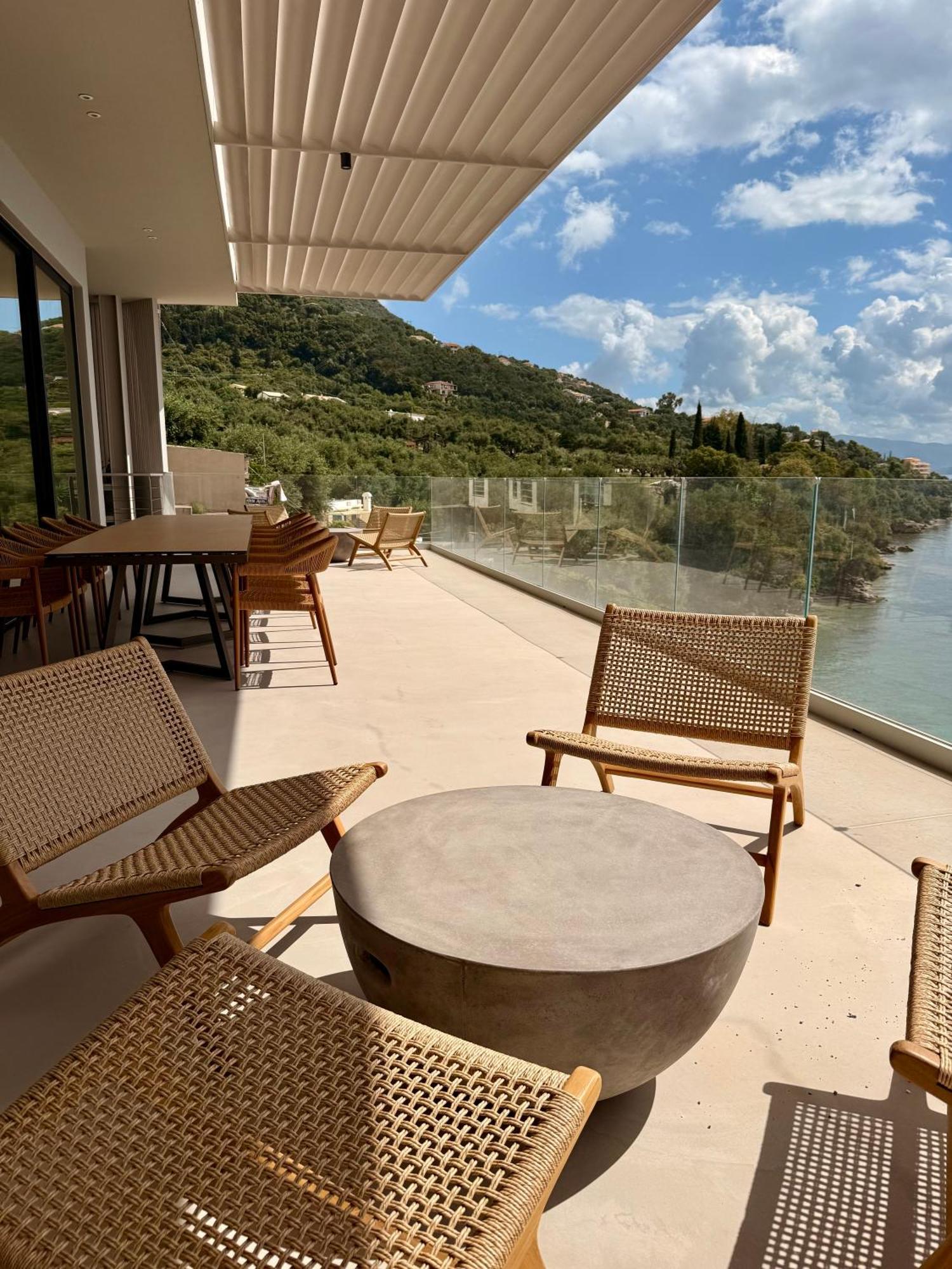 Ellysian Shores Beachfront * Glyfa
