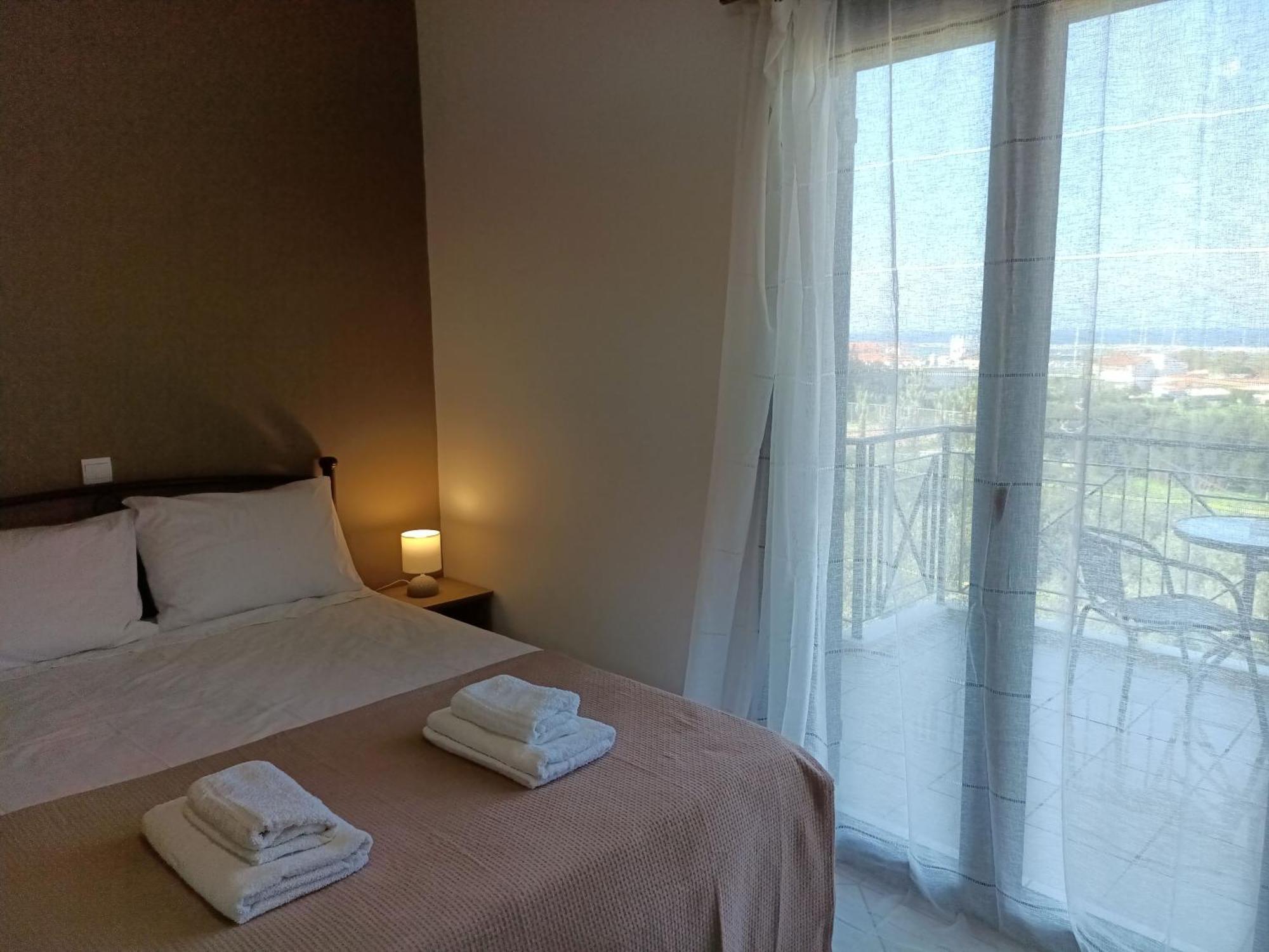 Sea Breeze Apartment *