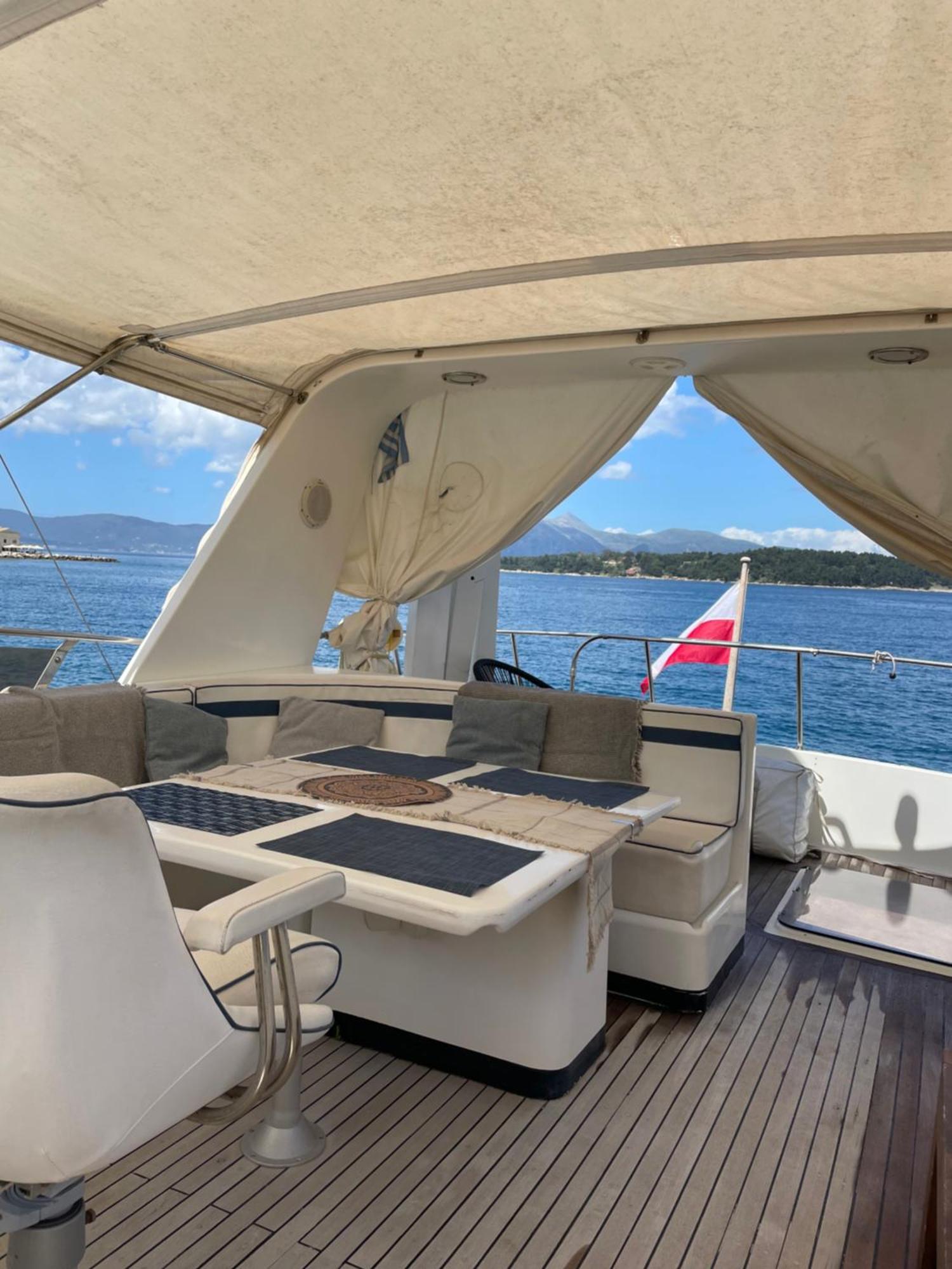 Vintage Yacht Botel Corfu (city)