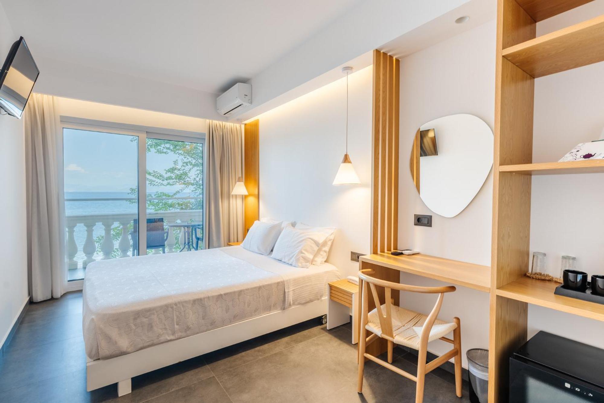 Pontikonisi & 3* Perama (Corfu)