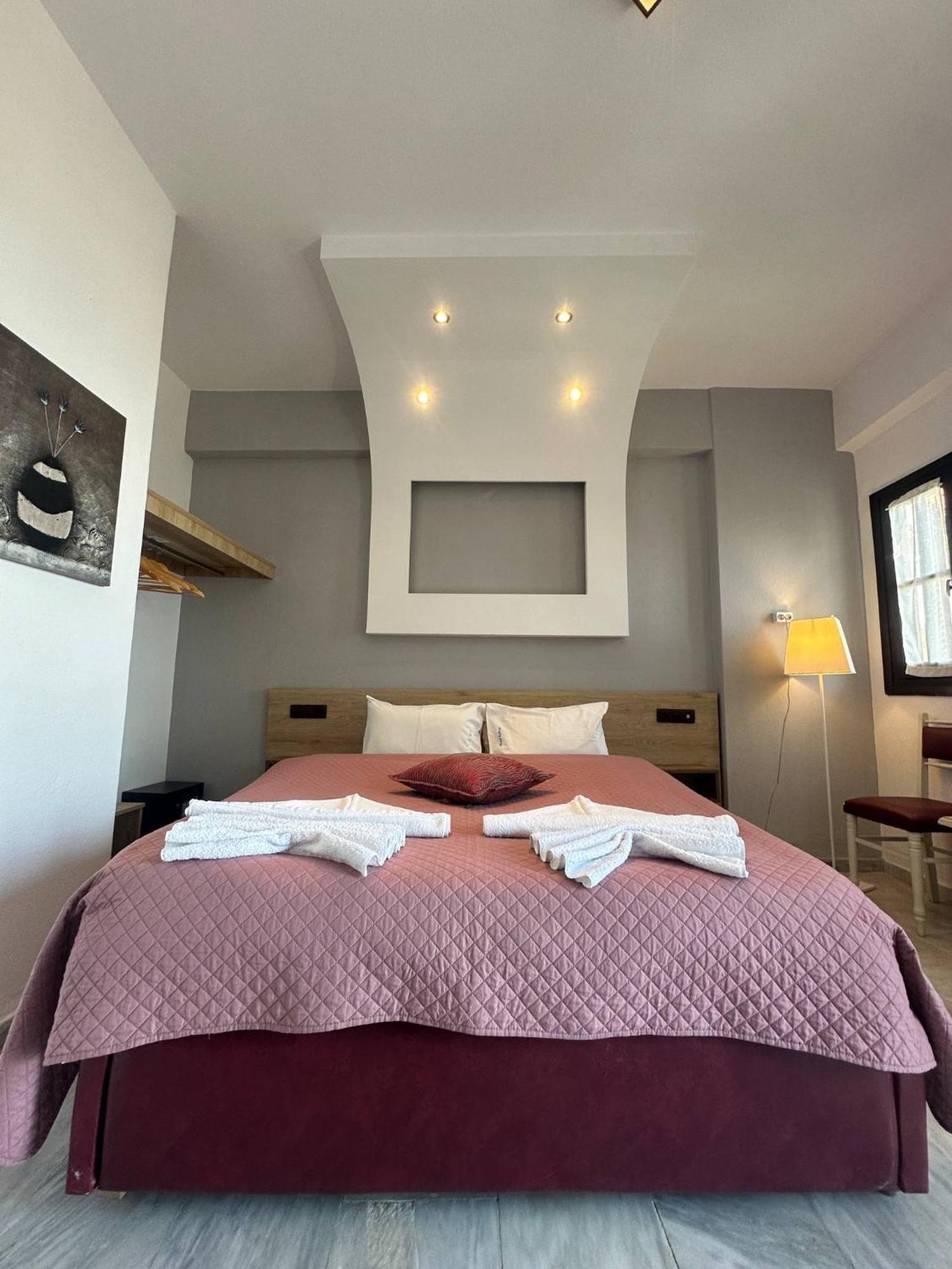 Zefiros Hotel 2*