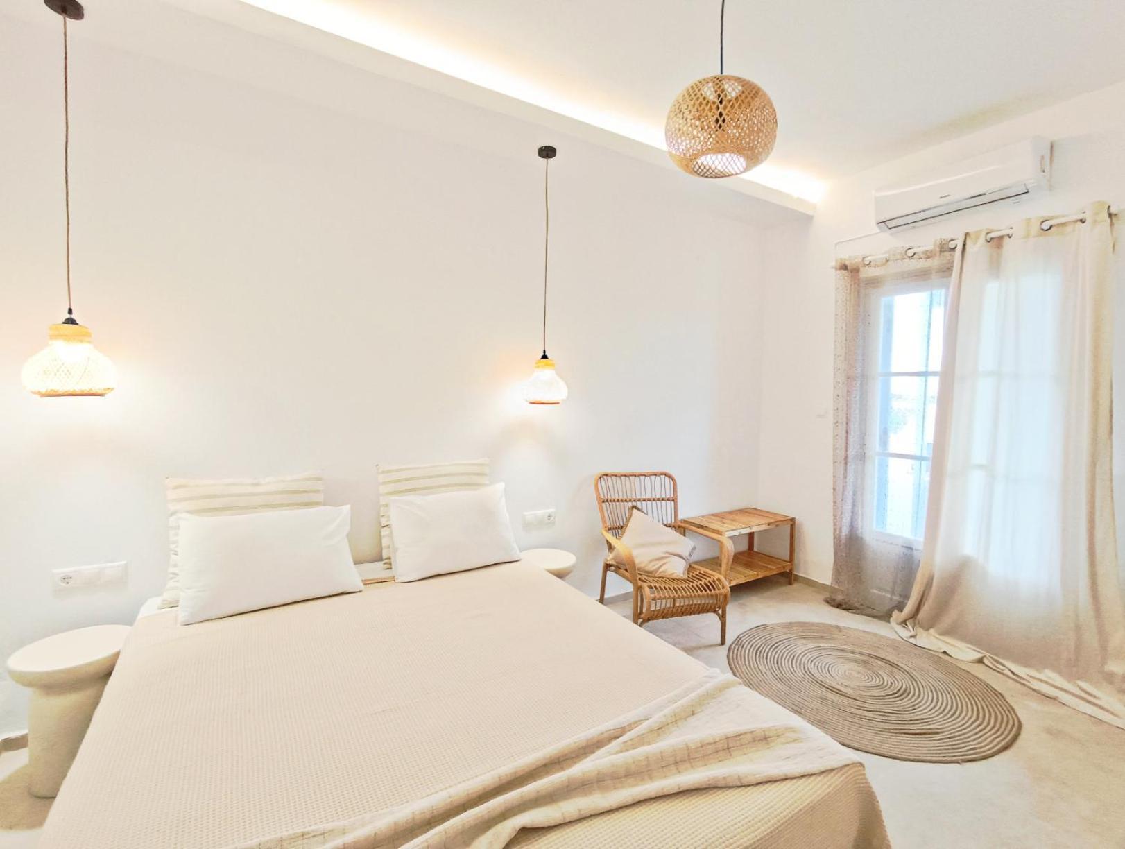 Apanema Paros *